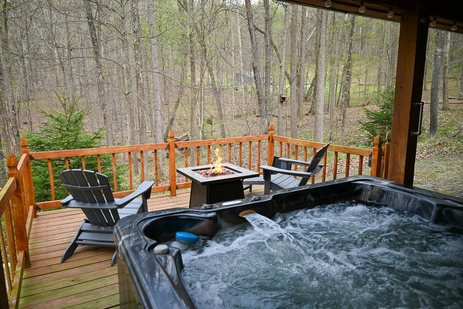 Beary Cozy Cabin: A Luxury Romantic Retreat in Hocking Hills, Ohio