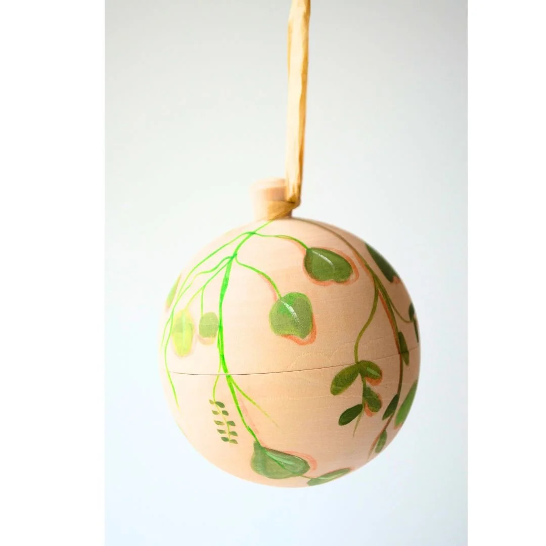 botanical-wooden-ornament-close-up-2.jpg