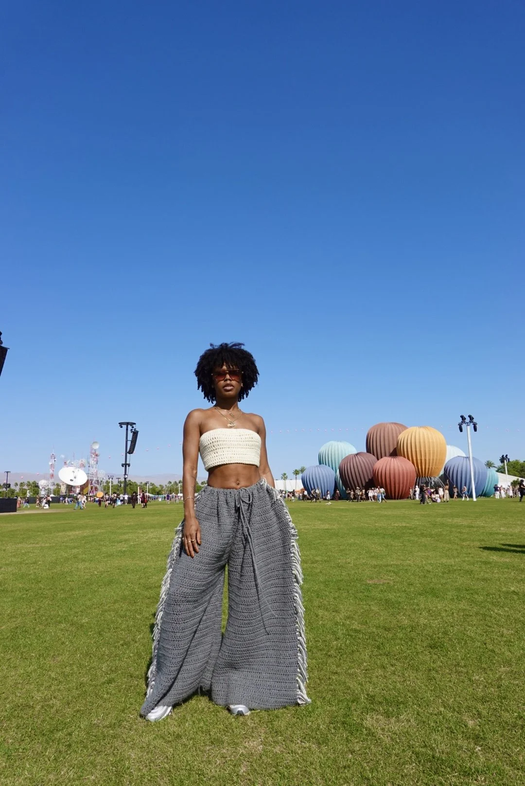 OVERSIZED FRINGED PANTS