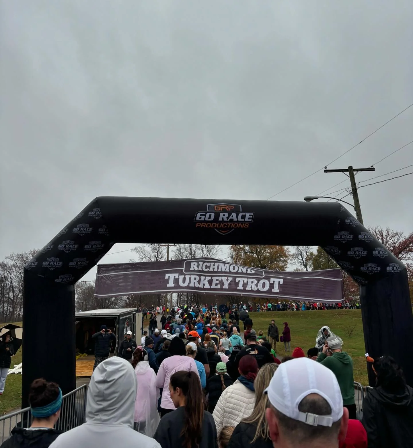Happy thanksgiving 🦃🍽 
Grateful for friendships that feel like family 🤎
#thanksgiving #thankful #turkeytrot #friends