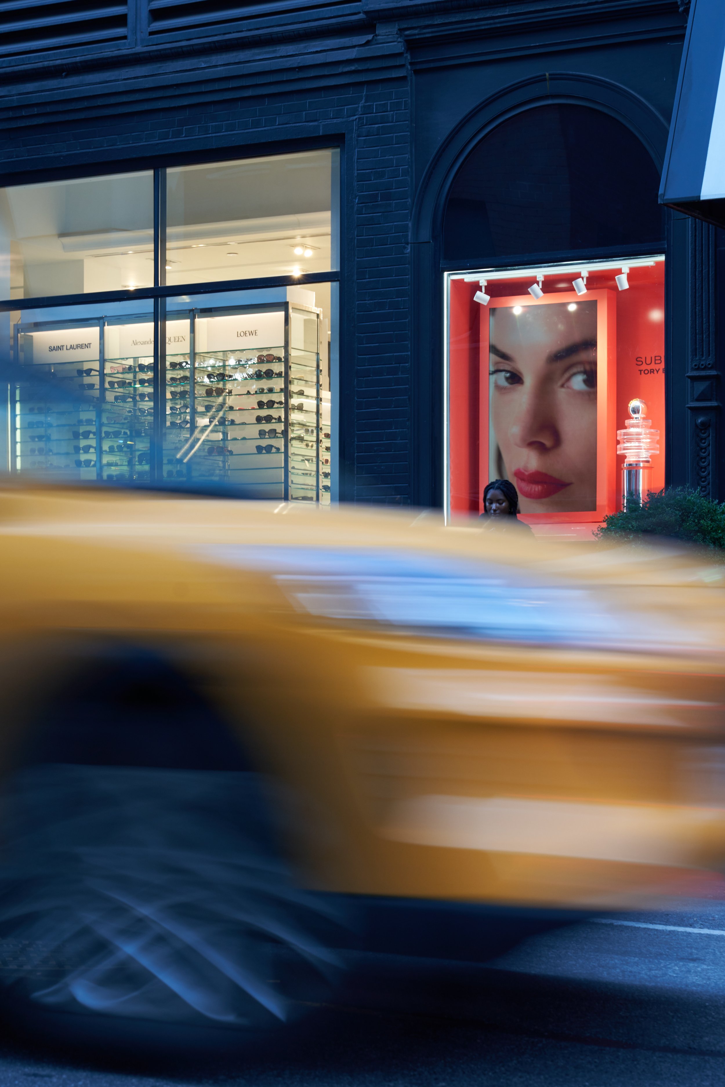 5_Bloomingdales_window.jpg