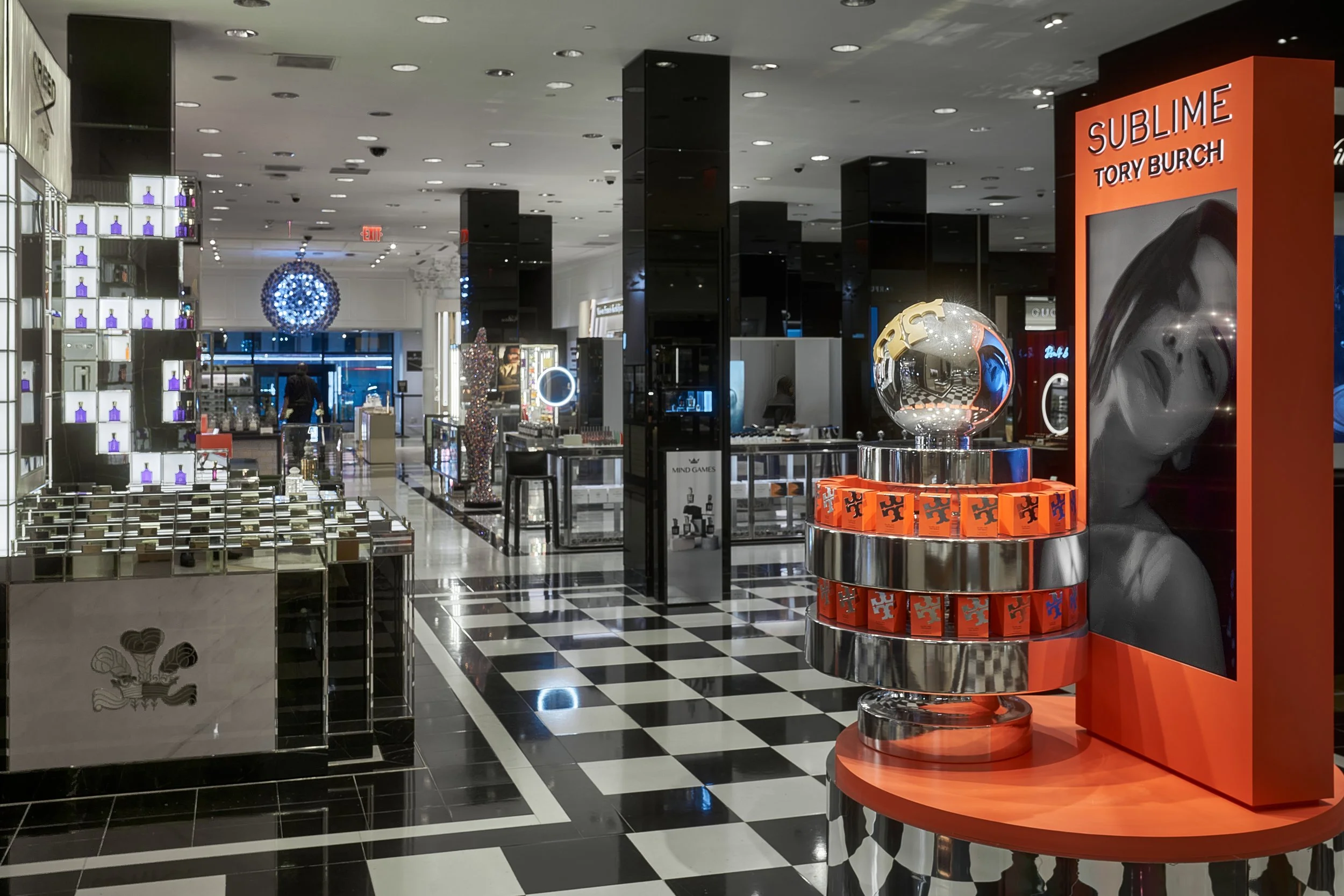 7_Bloomingdales_Main Display_.jpg