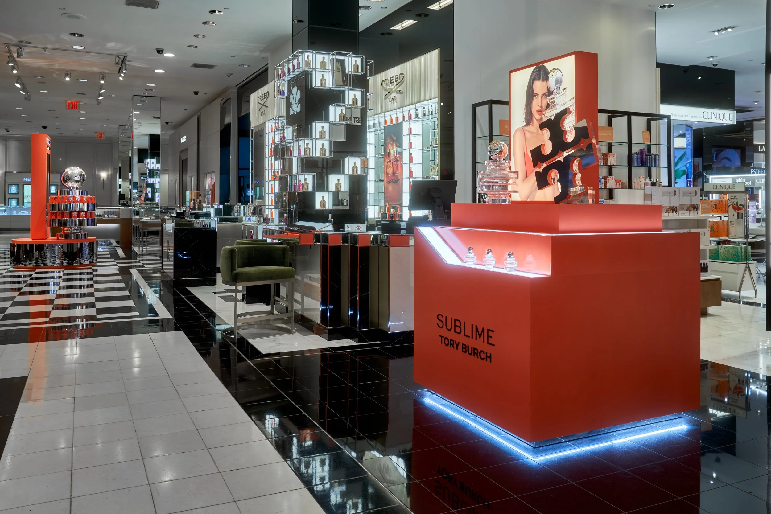 1_Bloomingdales_2nd Display.jpg