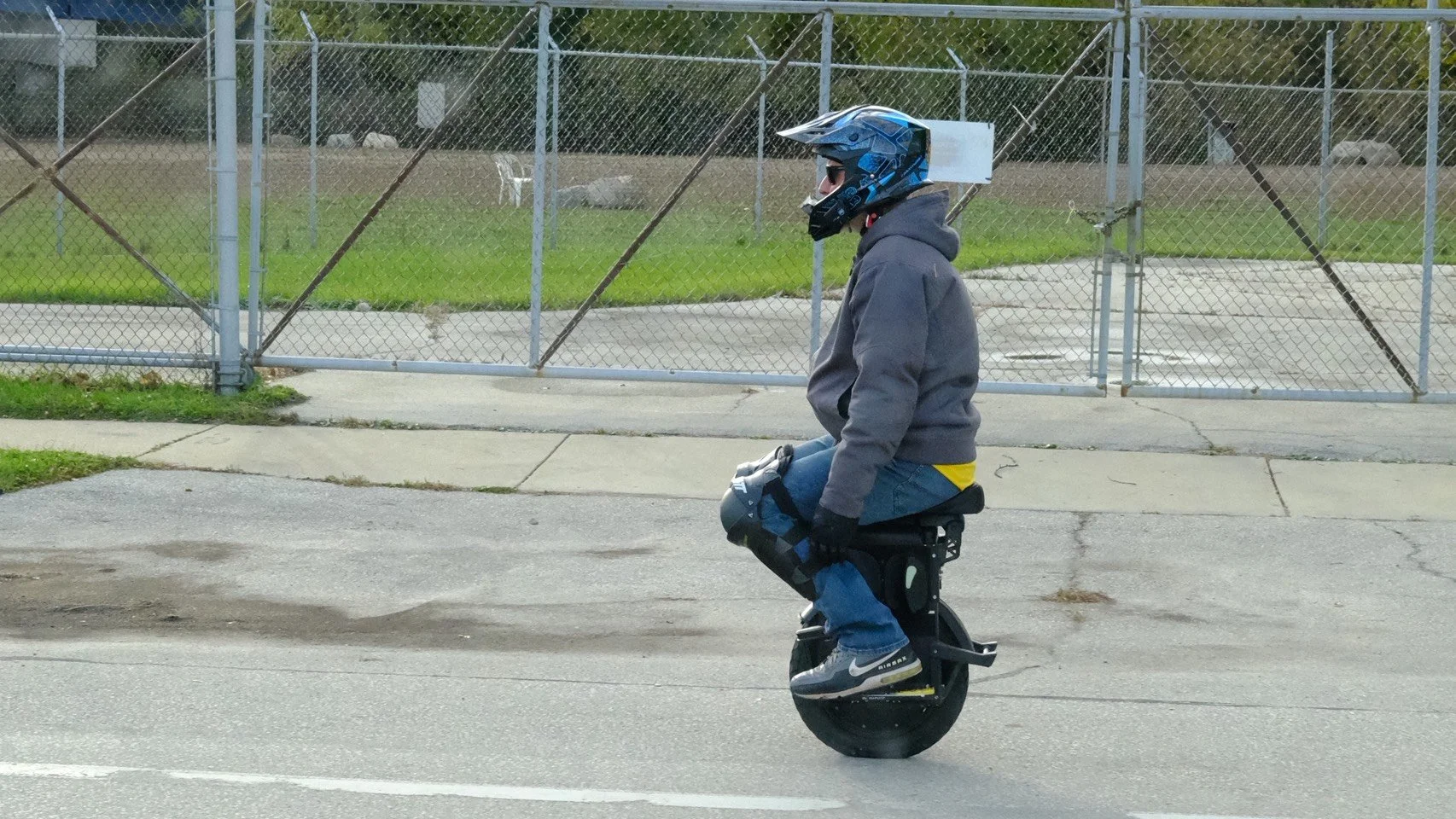 WKND.ROLL #30 | Float and Huddle