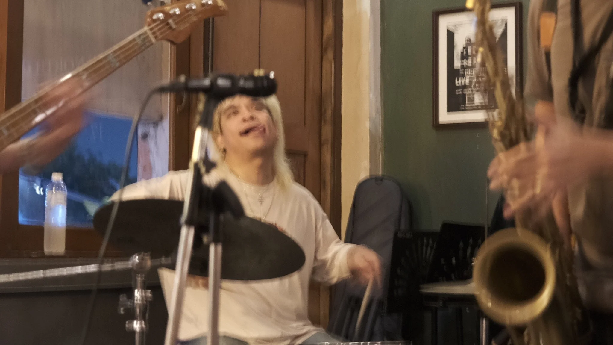 Surrender: David Goeb -
 X100V | F2 | 1/6 | 1600