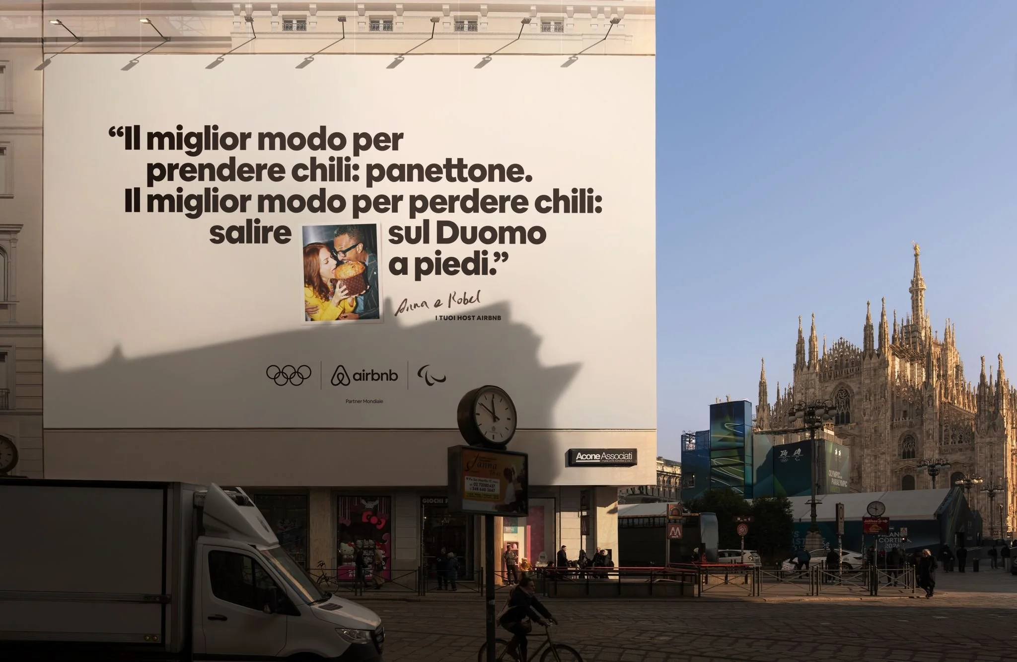 “The best way to gain kilos: panettone. The best way to lose kilos: climb the Duomo on foot.”