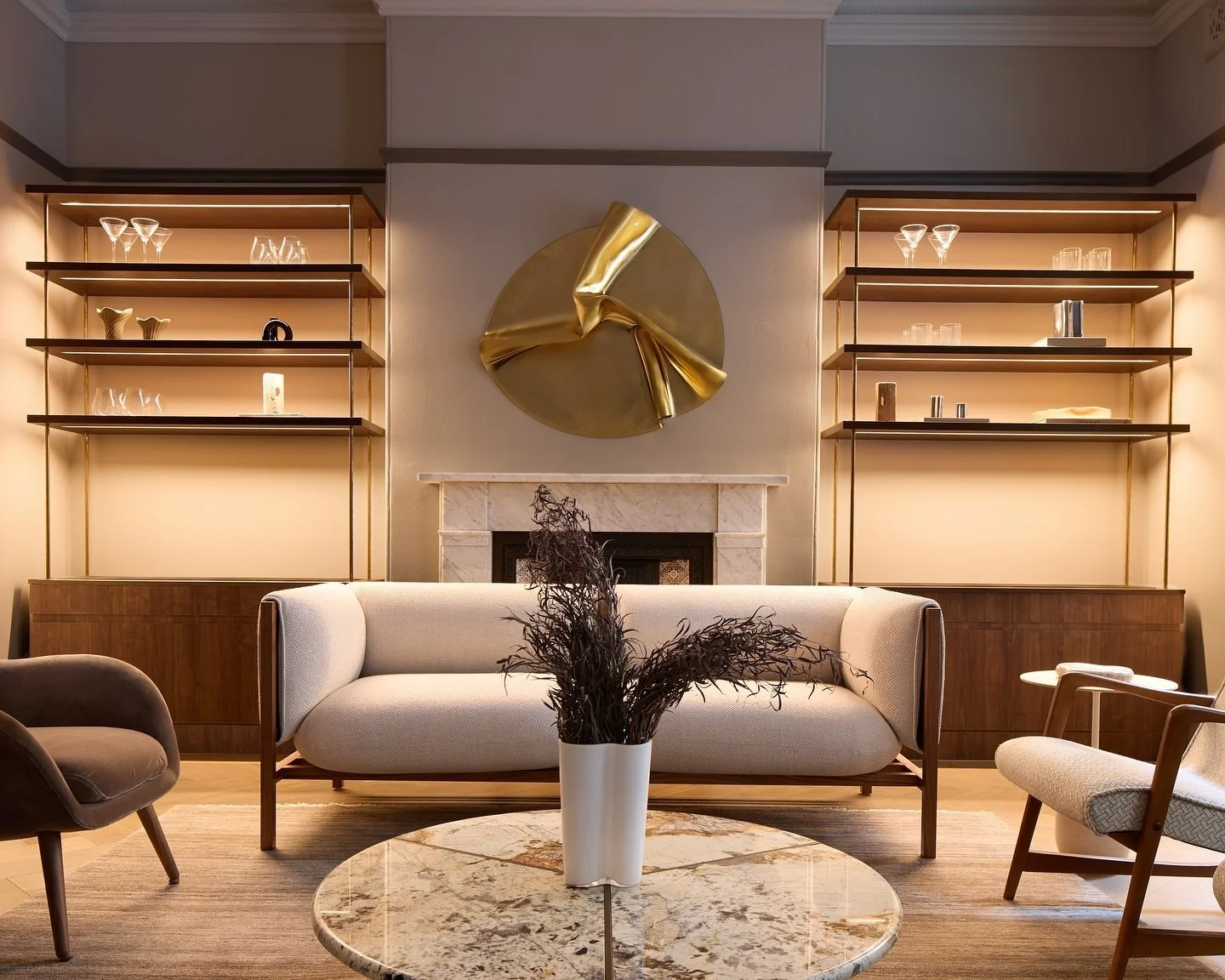 Project. 

Phillip Street Workplace

One of my favourite workplace projects completed last year

With a hospitality approach in mind, the lighting design balanced the functional needs of a workplace while creating warmth and visual interest through i