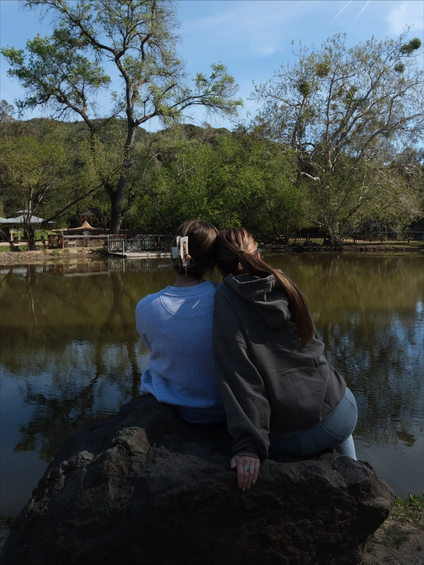 Happy birthday to the yin to my yang ࿊ 
a true sister through the highs &amp; the lows, the business building, the self-development, the spiritual awakenings, the grief, the @rufusdusol filled roadtrips, &amp; every other thing that happens in betwee