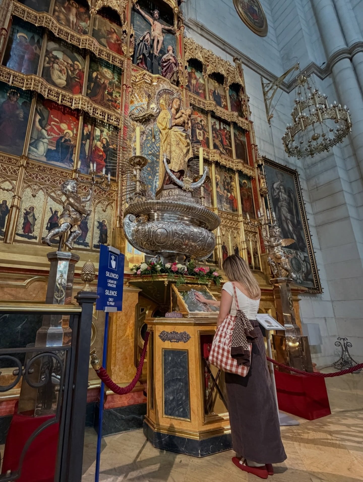 A little over a week until returning to Fatima for our Bringers Of the Rose Retreat, Portugal 🌹 

One of my favorite things is piecing together all the synchronicities the Rose mysteries carry across the world &amp; how we are brought to them 

This