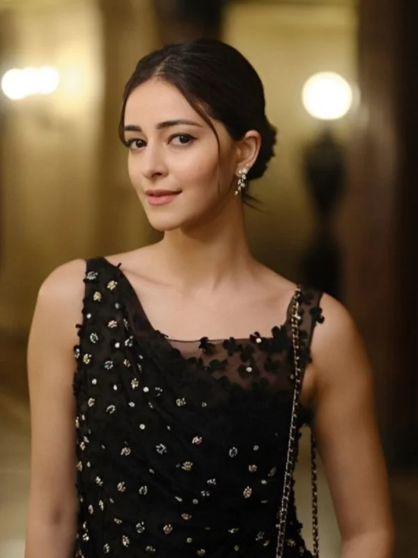 ne-24-ananya-pandey-01.jpg