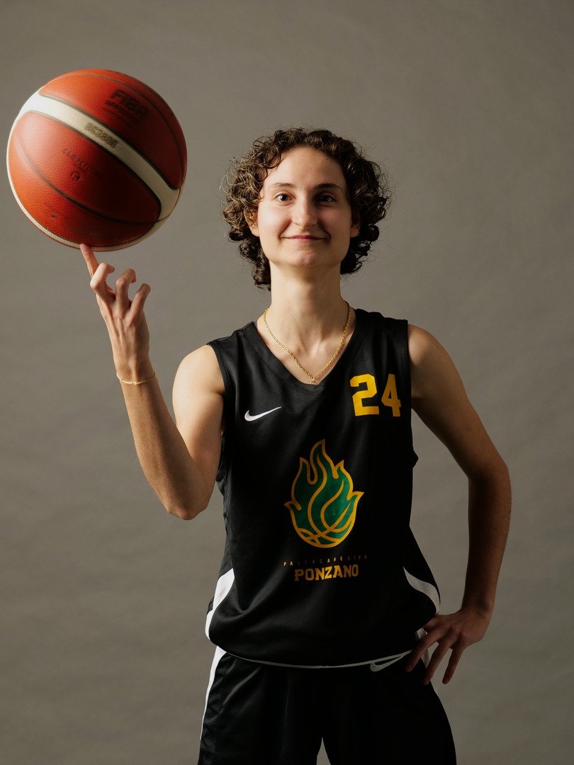 Giocatrice di basket promozione femminile della pallacanestro ponzano