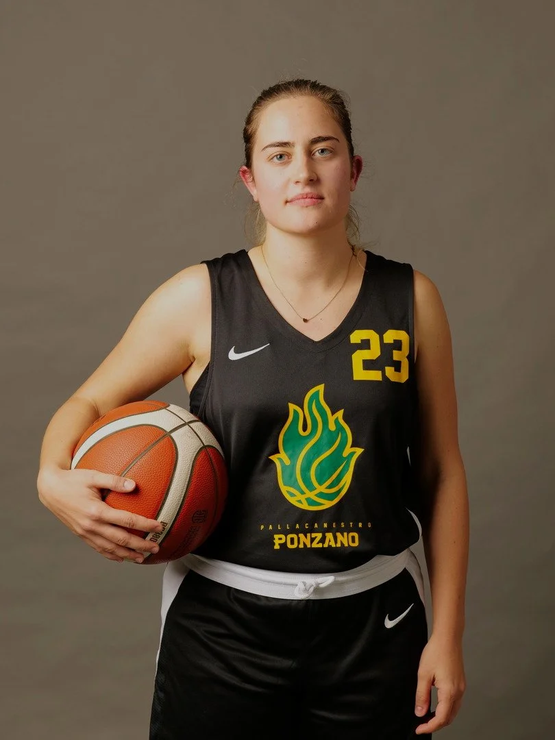 Giocatrice di basket promozione femminile della pallacanestro ponzano