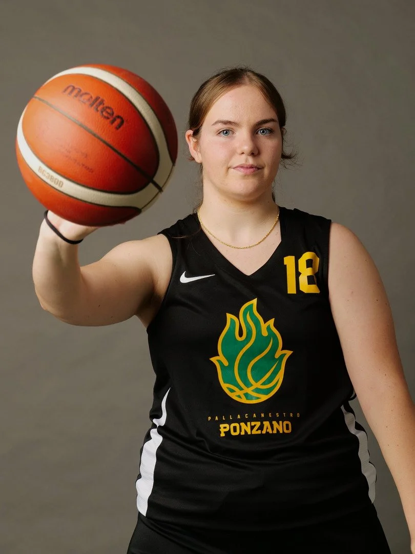 Giocatrice di basket promozione femminile della pallacanestro ponzano