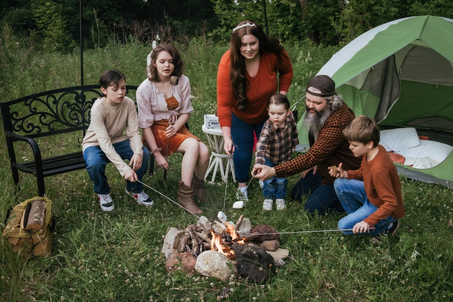 04-campfire-family.jpg