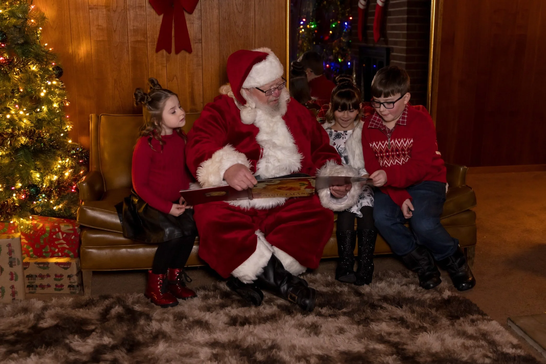 Santa photo at KLT A-Frame