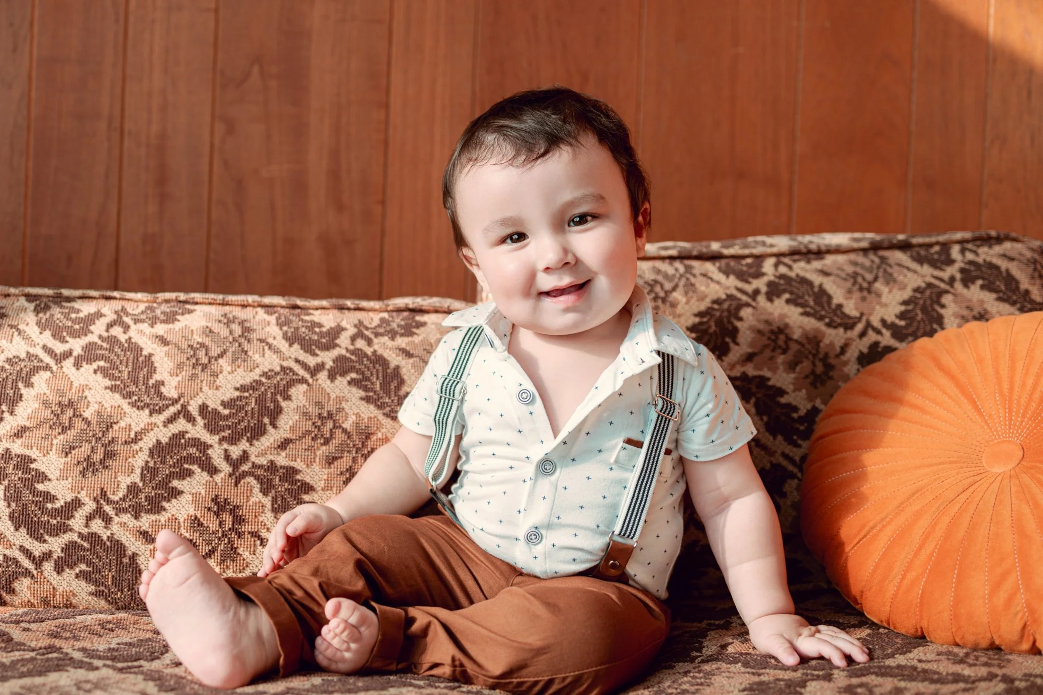 06-baby-couch-suspenders.jpg