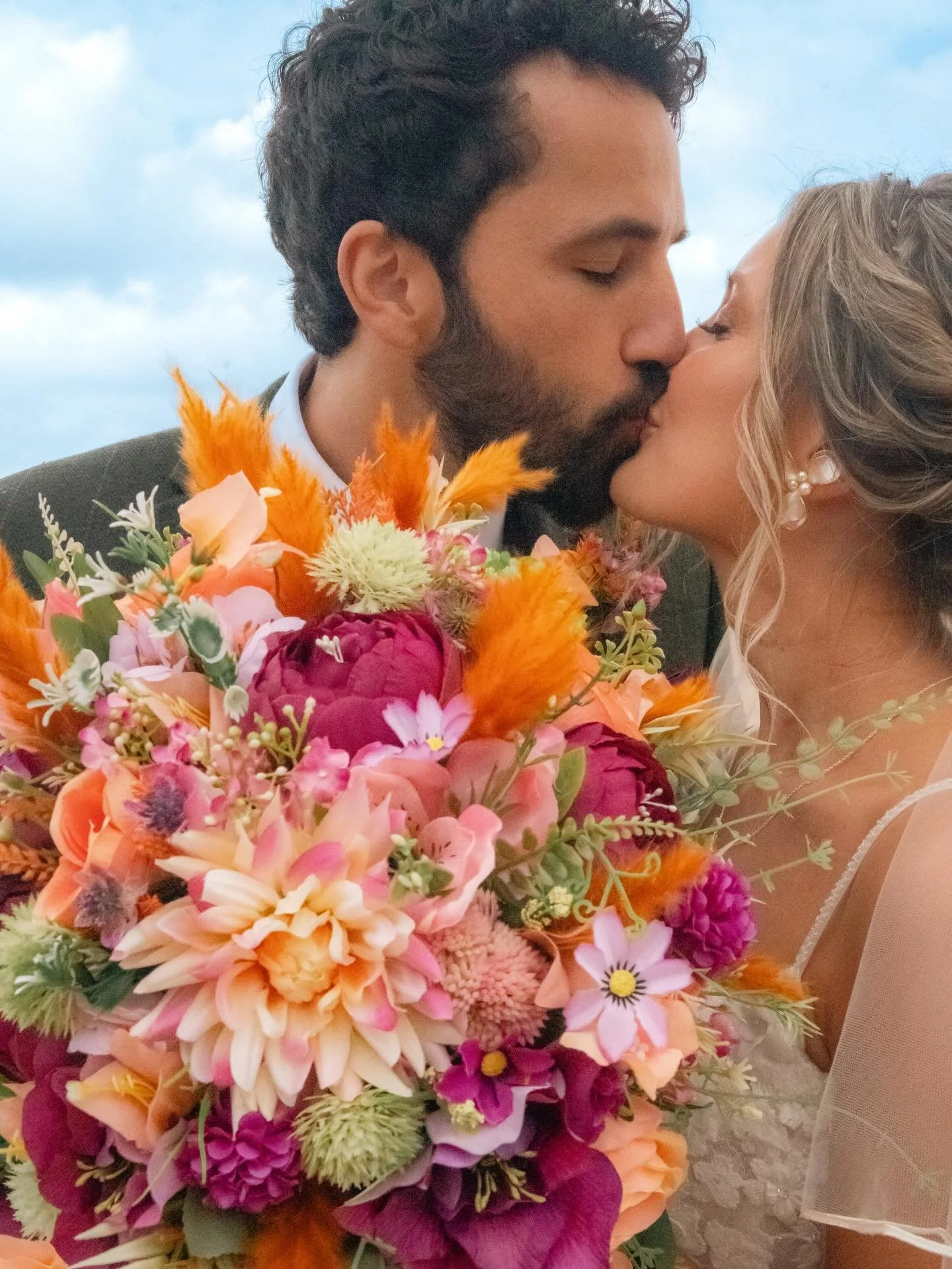 Drum roll, please! 🥁🥁🥁 In no particular order, here are Dynamic Glow&rsquo;s highlights of 2025. Another year of love stories. Every single wedding we shot this year was incredible. From Jungle Rope Bridge&rsquo;s, Hill-Top Castle&rsquo;s, sensati