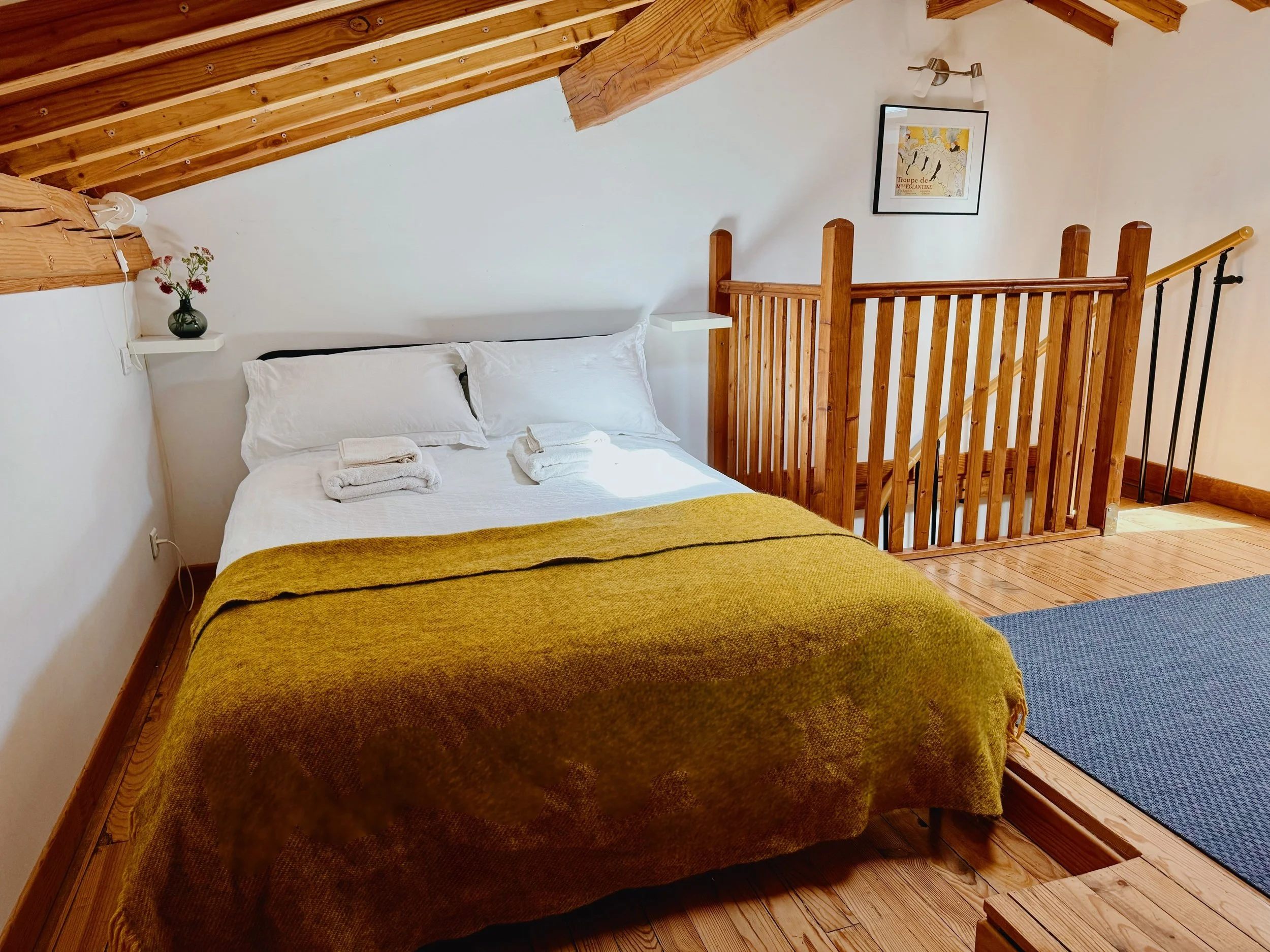 L'Ostalet upstairs double bed