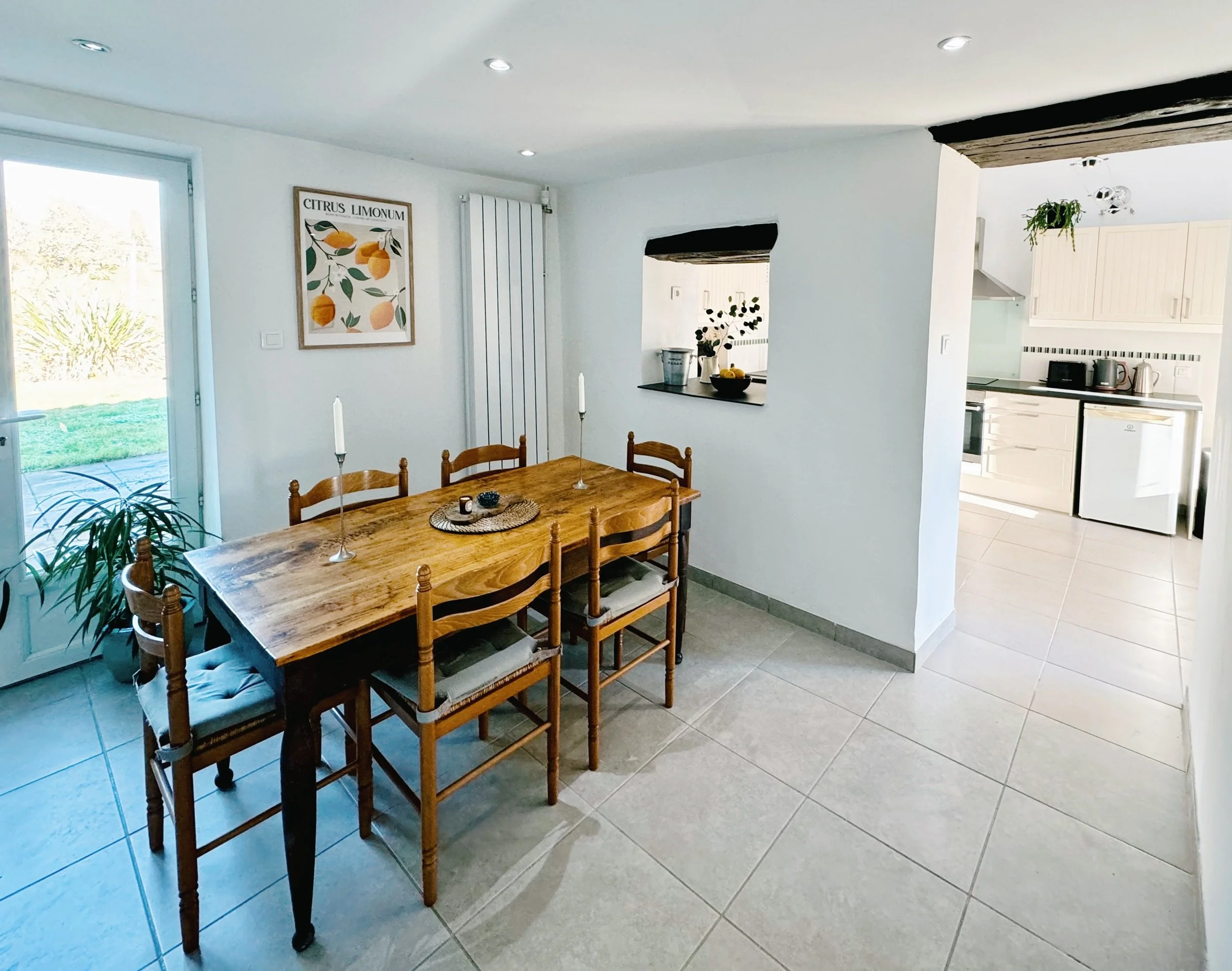 L'Ostalet dining room