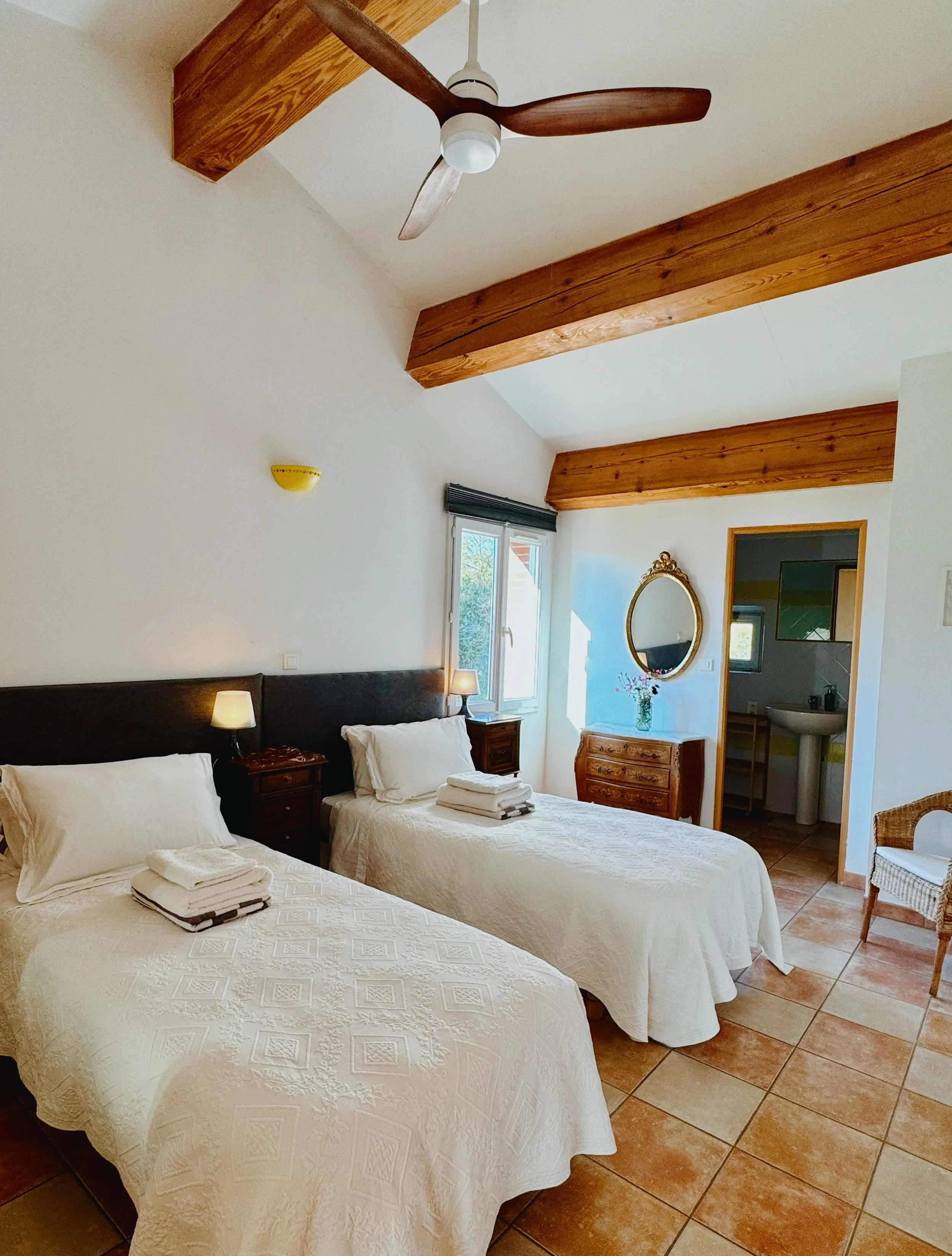Loustal Beau twin bedroom