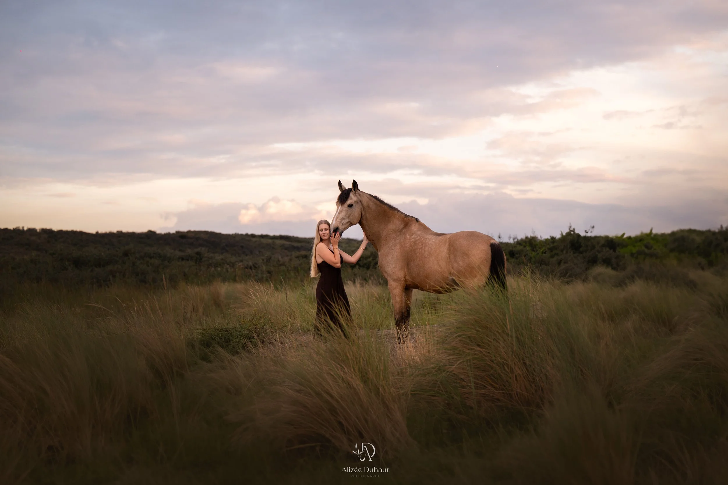 Séance photo coucher de soleil cheval dune