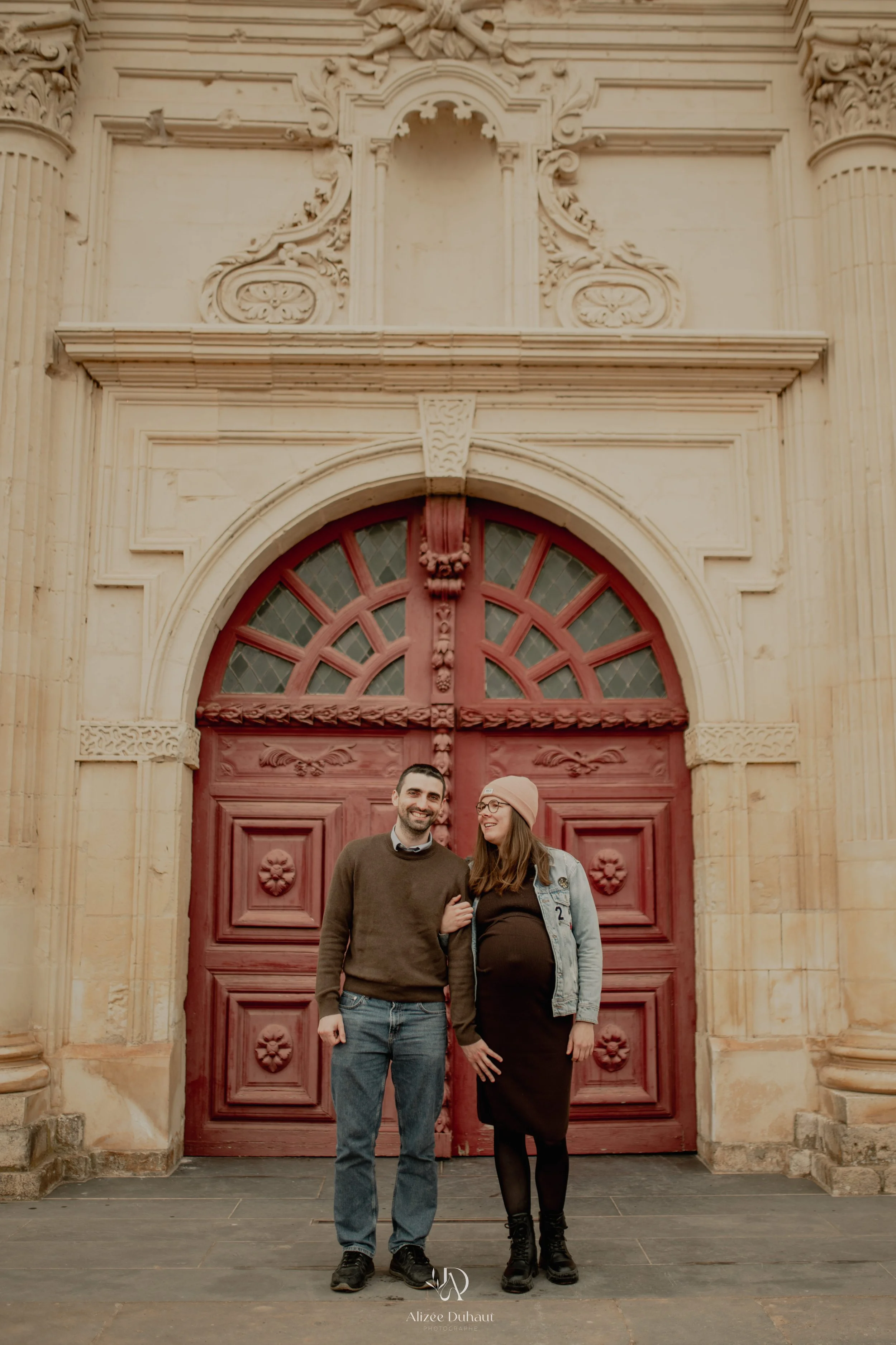Séance photo grossesse urbaine chic