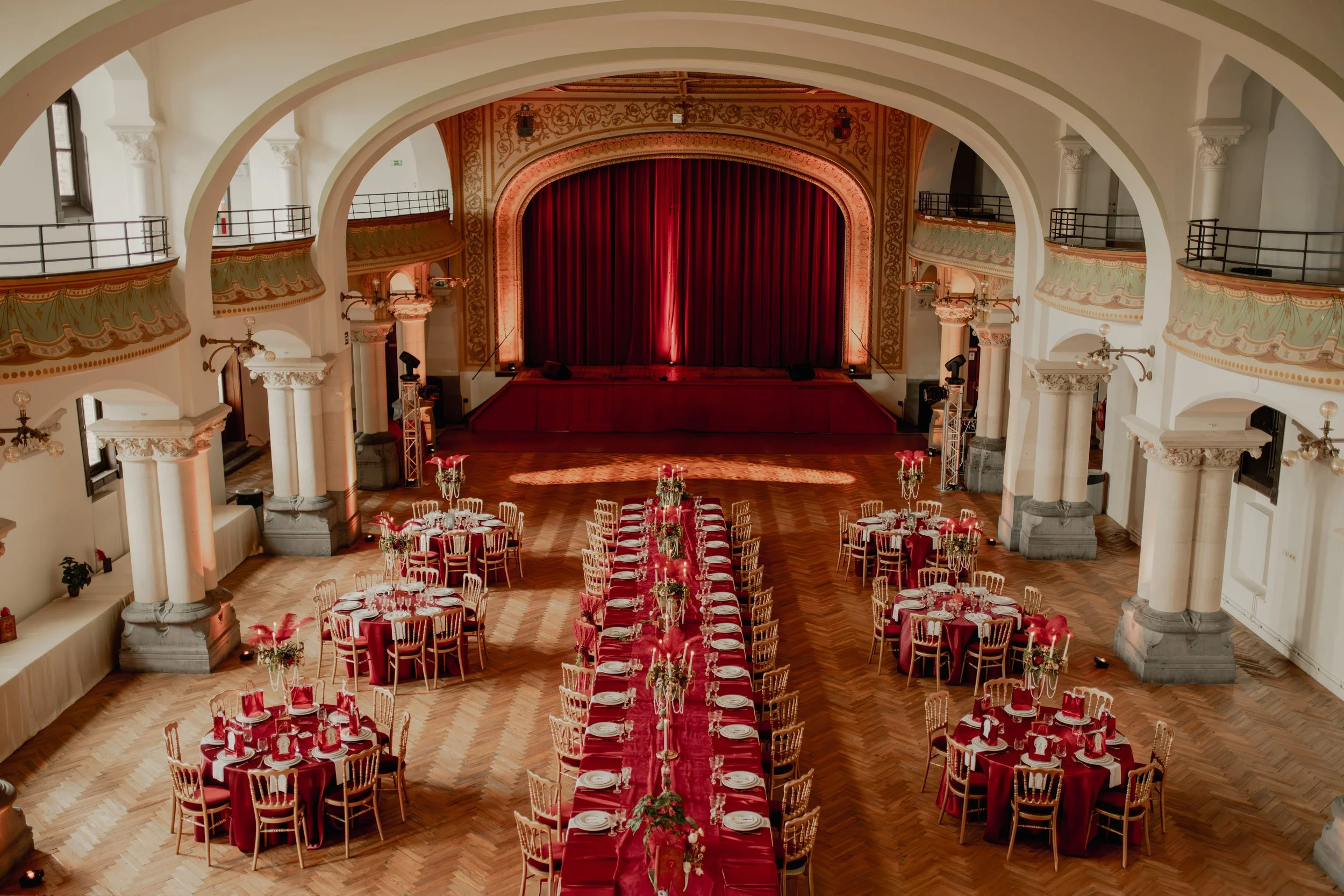 Mariage vintage bordeau au théâtre St Luc