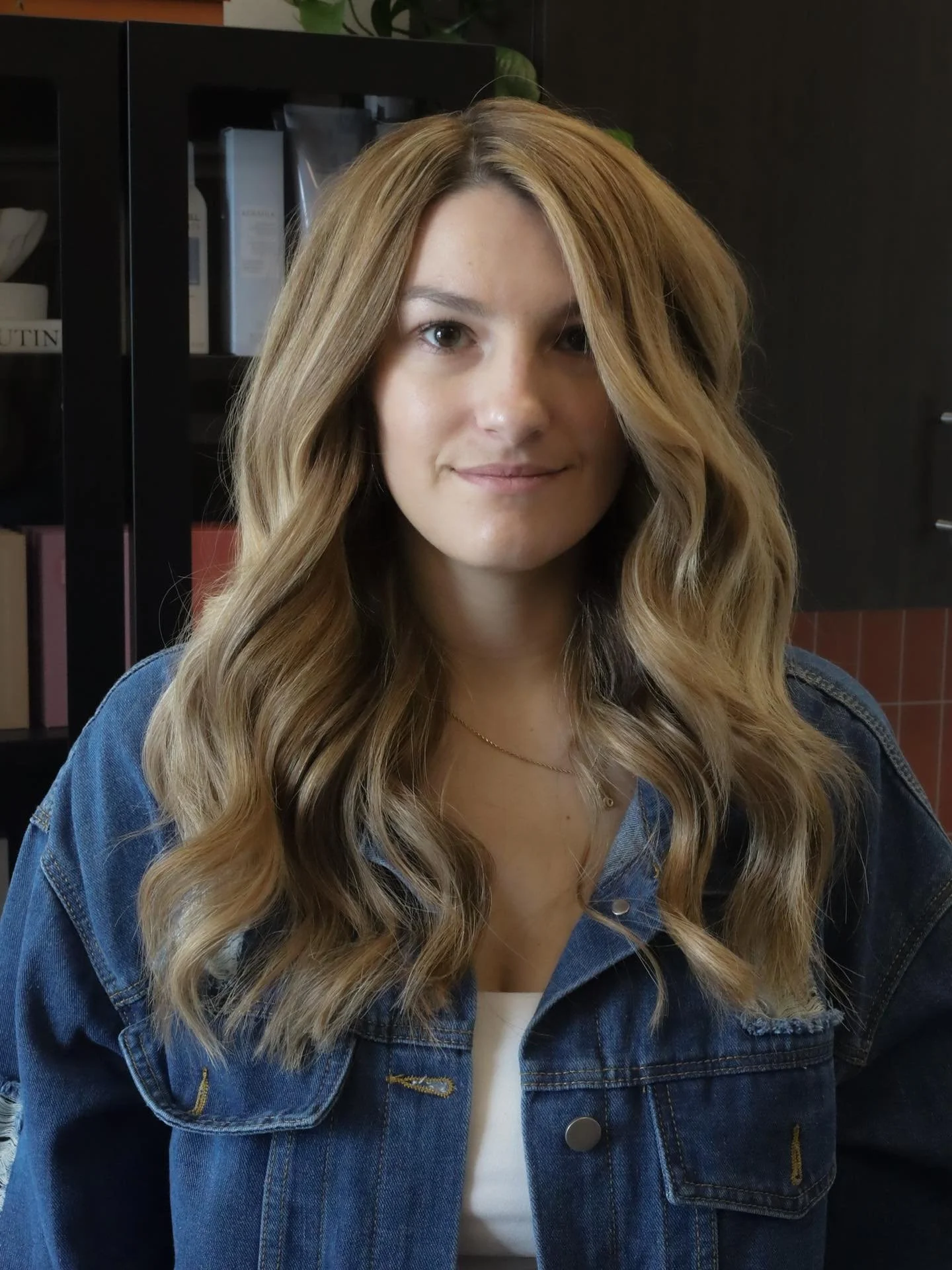 3 row install ✨
20&rdquo; using shades: Roscoe + ford 
custom cut &amp; k tips fill in- @thehair.collective_ 

Free virtual consults- link in bio to book your call 📱