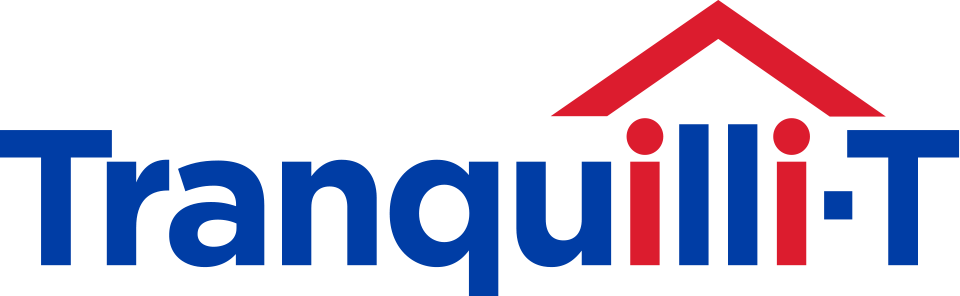 Logo RE/MAX TranquillI-T' en lettres bleues, une maison stylisée rouge au-dessus et deux points rouges dans la partie 'i'.