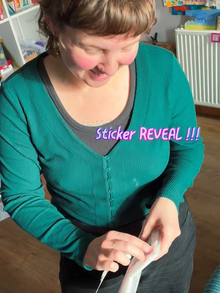 the funny thing is that the original painting is so fucking massive x lol. 
Hit me up for STIIIICKERRRS guys 😅🥰
Thanks for filming such an important moment in history @trabi_trippin 😅🙏🏻👏🏻