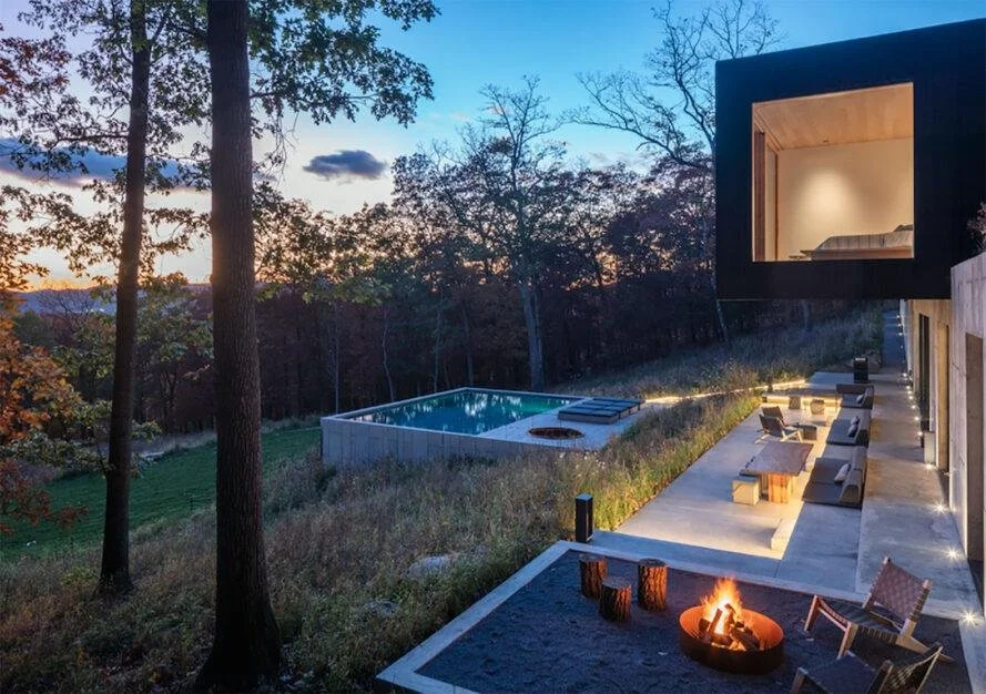 Screen-Shot-2020-09-28-at-5.13.13-PM-Light vs. Light-copy-889x626.jpg