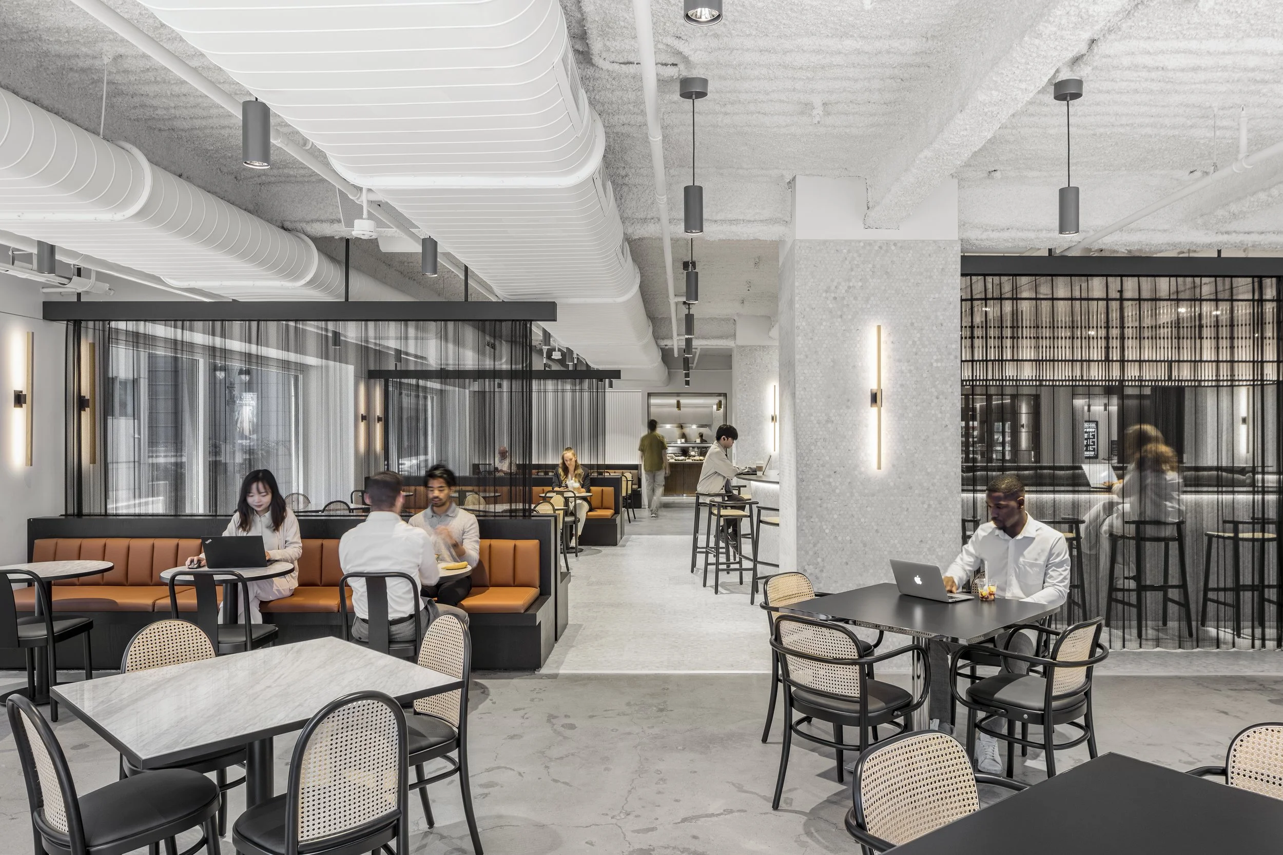 MB20220629_MoA_IMG_5924_jpg-Light vs. Light.jpg