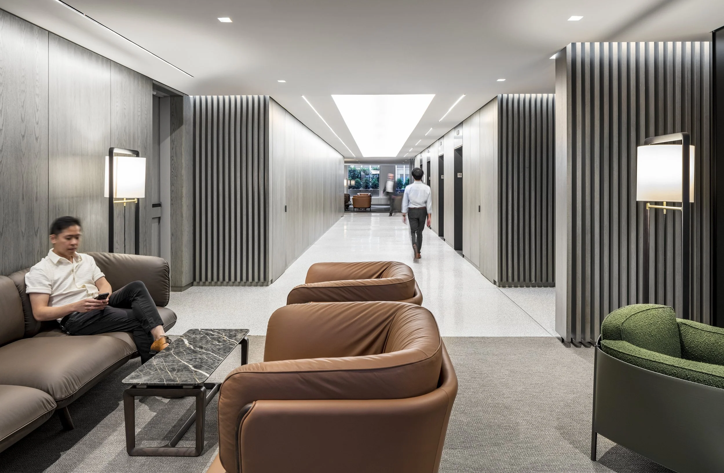 MB20220629_MoA_IMG_8393_jpg-Light vs. Light.jpg