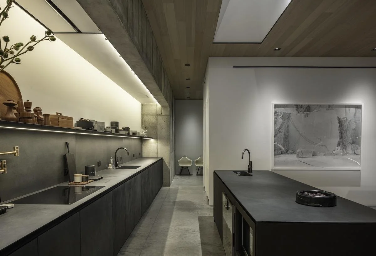 2c6a3673-Light vs. Light.jpeg