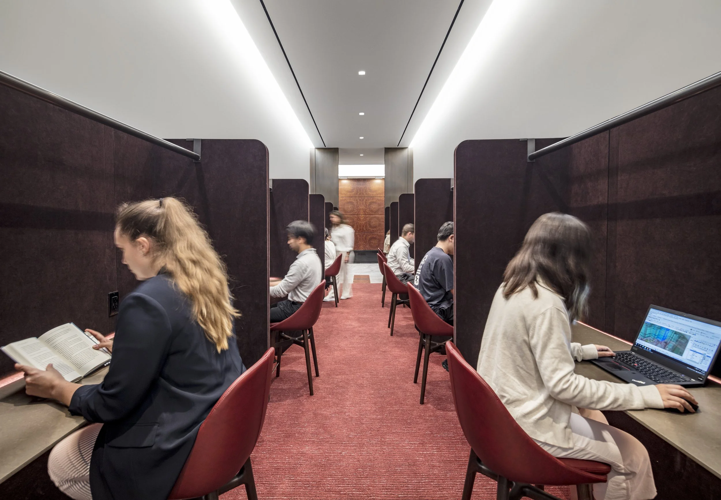 MB20220629_MoA_IMG_6906_jpg-Light vs. Light.jpg