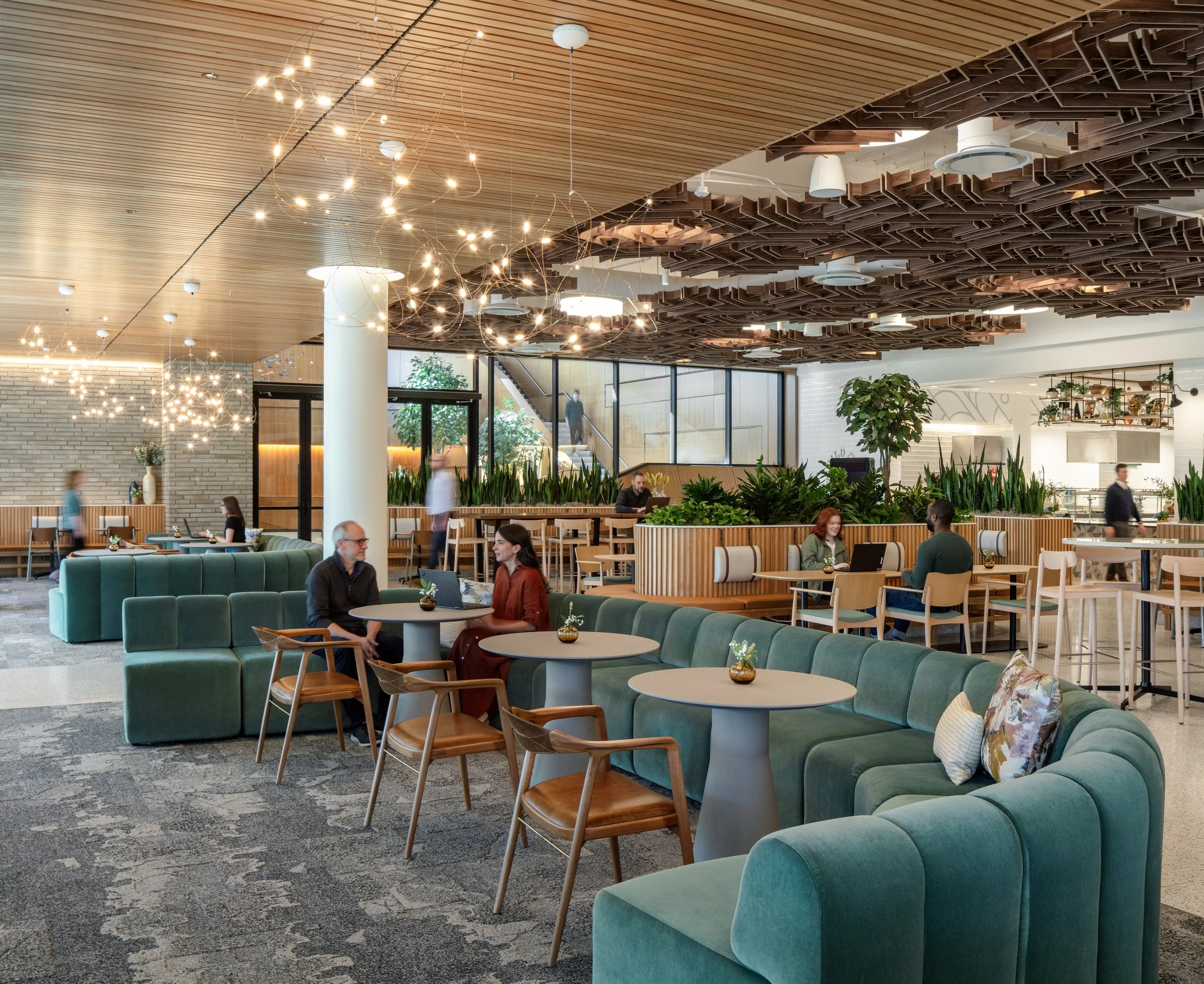 MB20240423_Bandwidth_IMG_2335 X- Light vs. Light.jpg