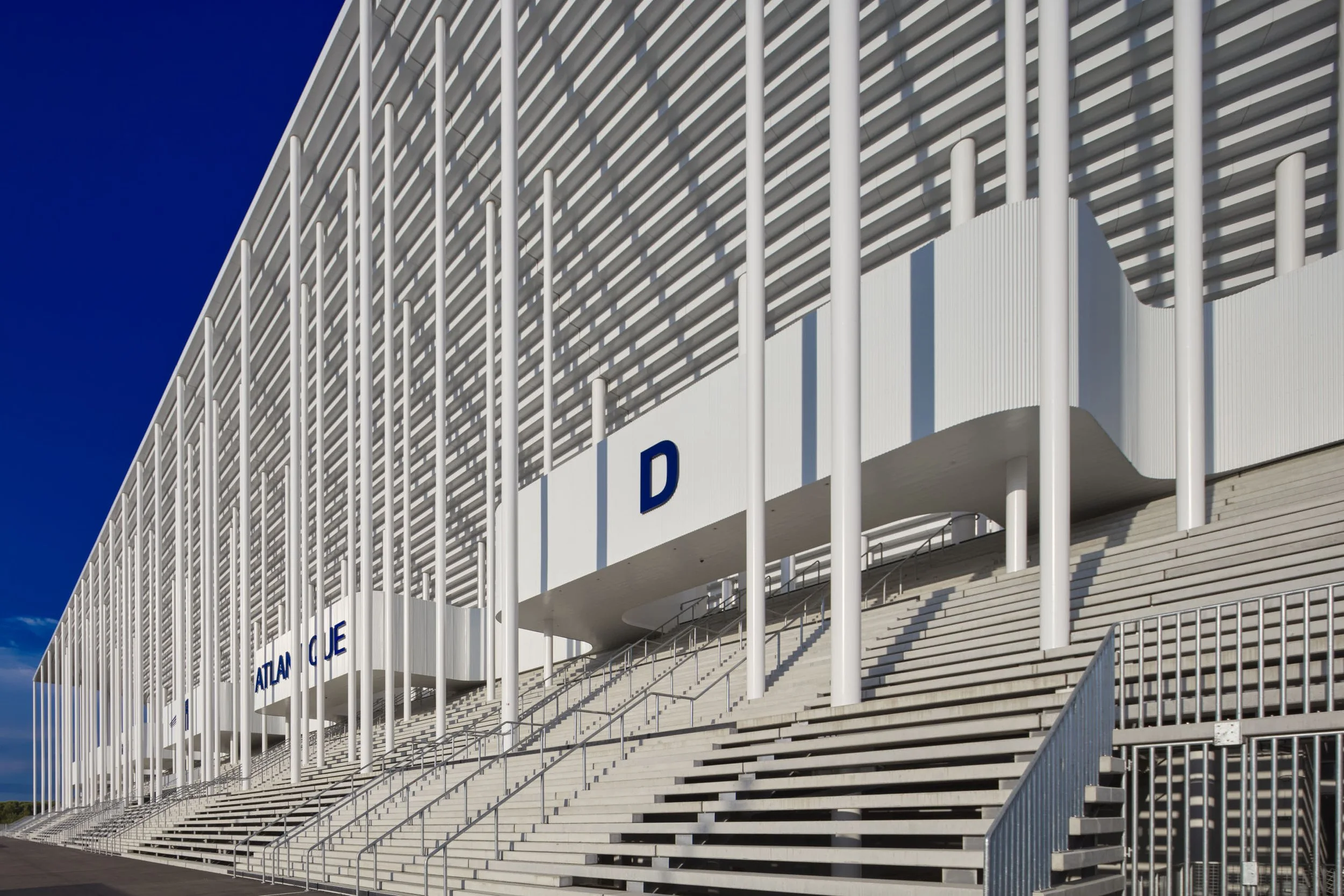 Mahmut Atlantique Bordeaux, Herzog & de Meuron tekende een bos van palen