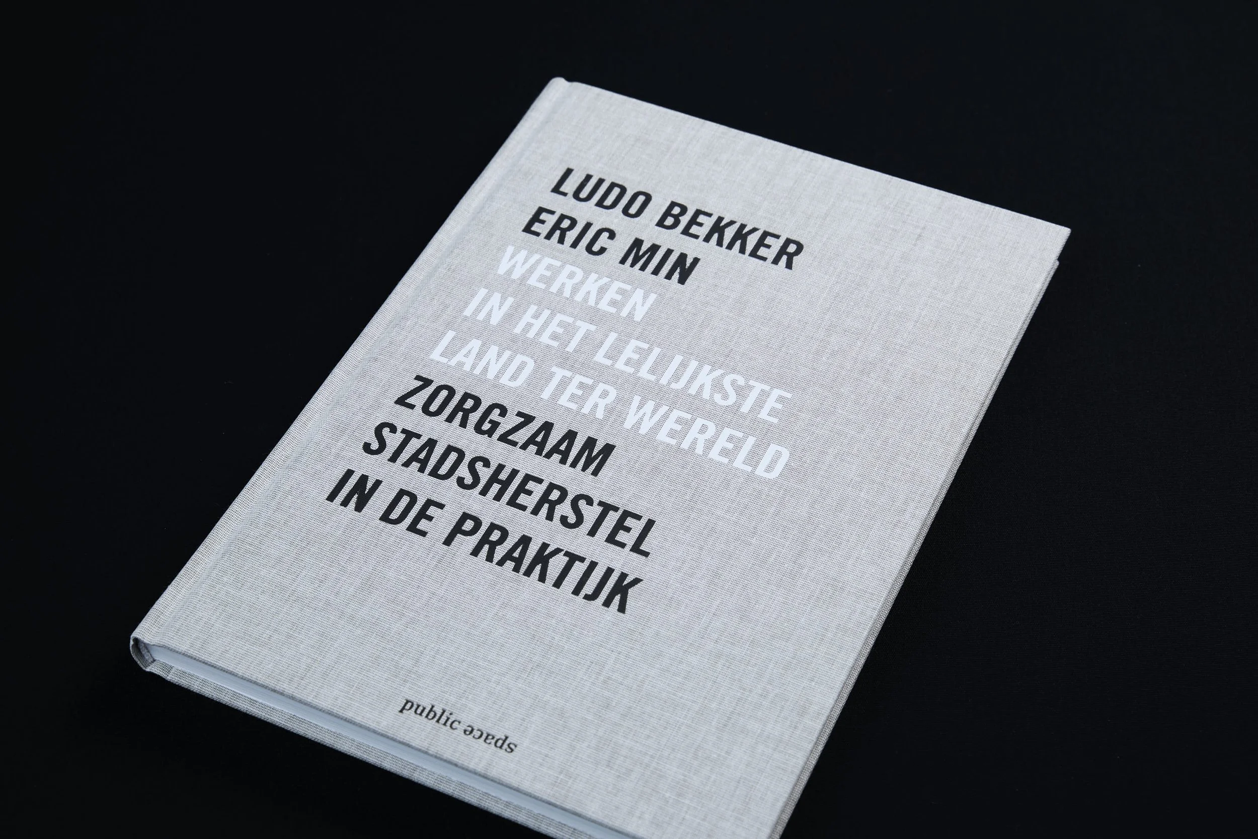 202511_Czaar_Boek_001.jpg