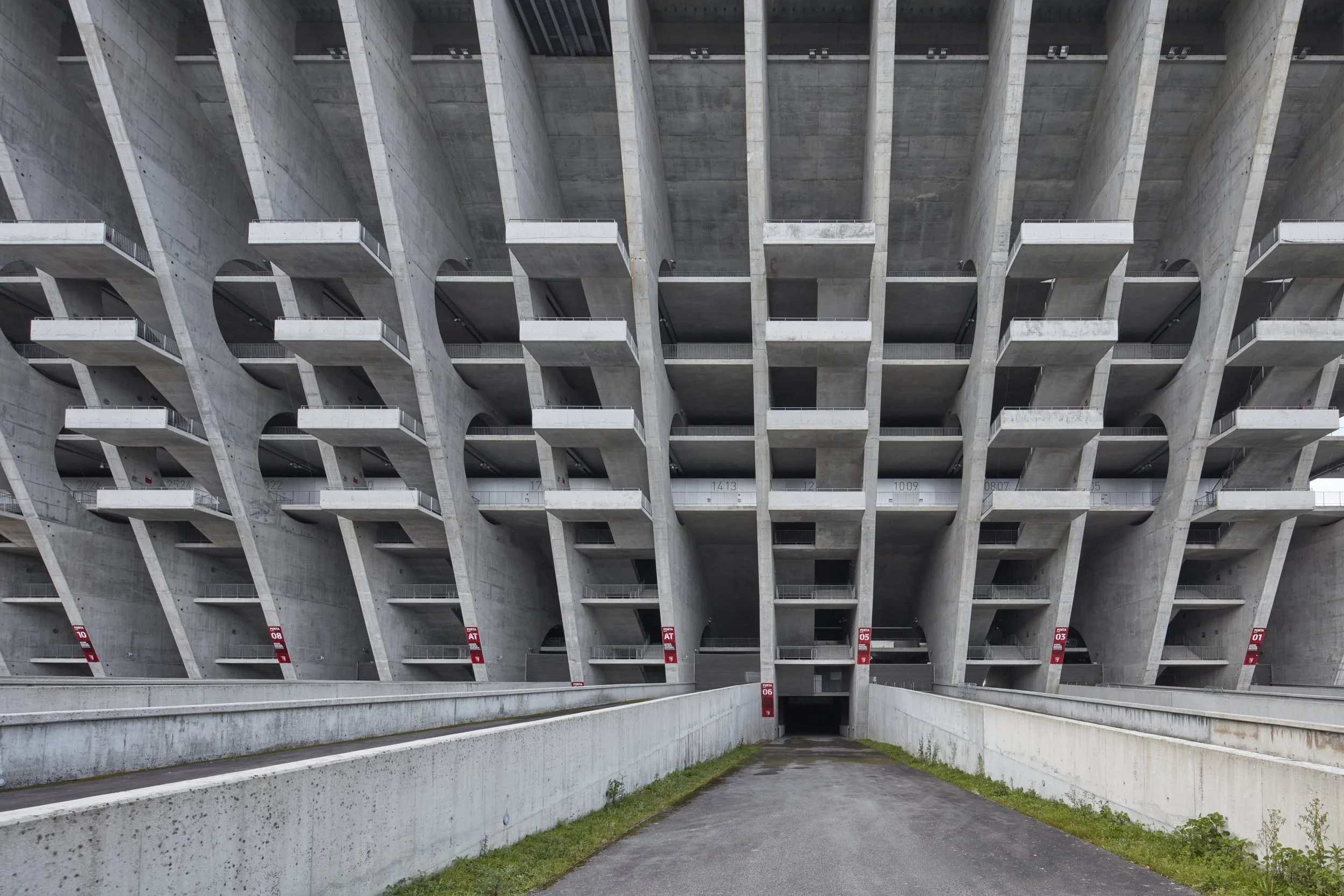 Estádio Municipal de Braga, buitenkant van het stadion