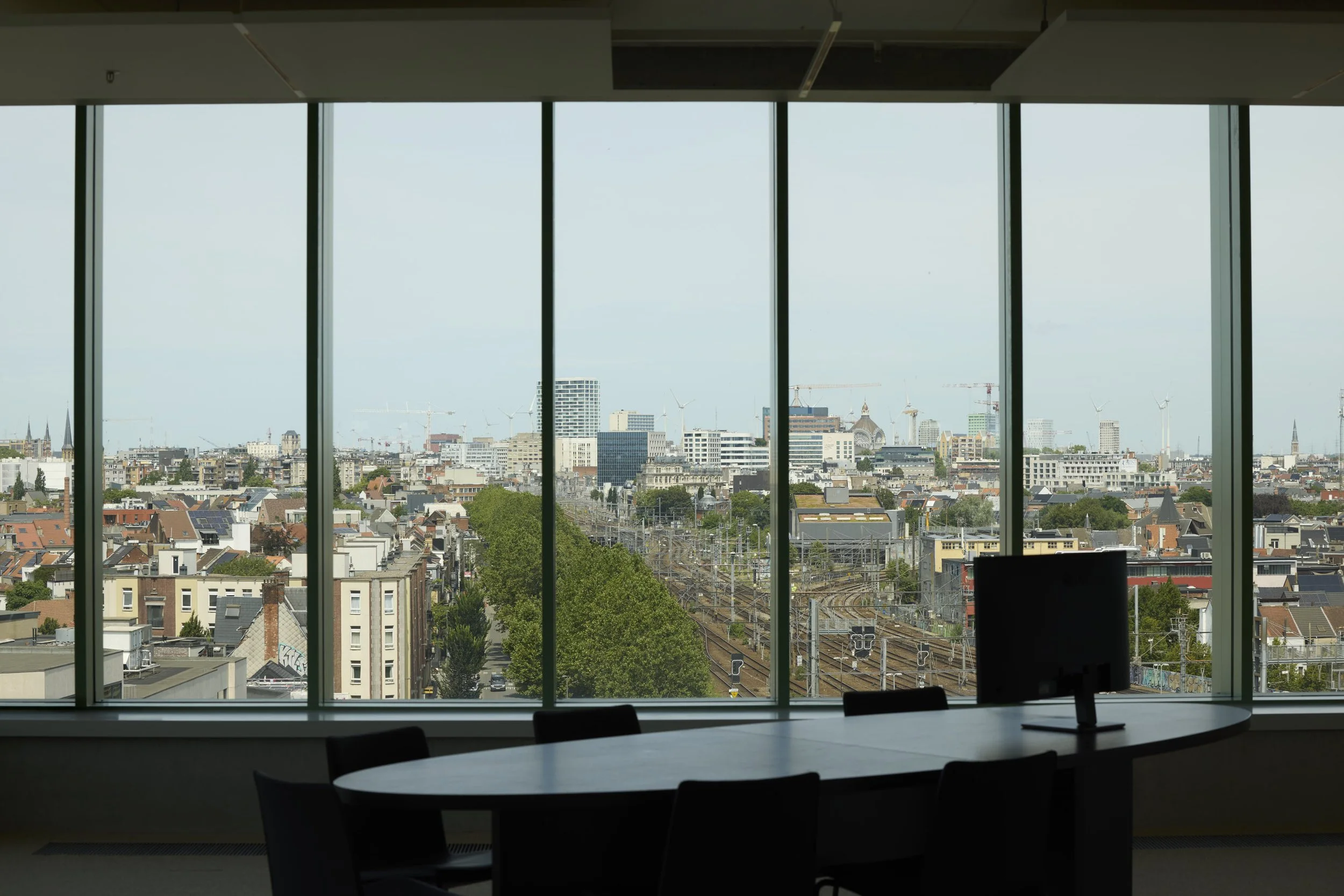Zicht vanuit Posthofbrug Antwerpen, ontwerp van Polo
