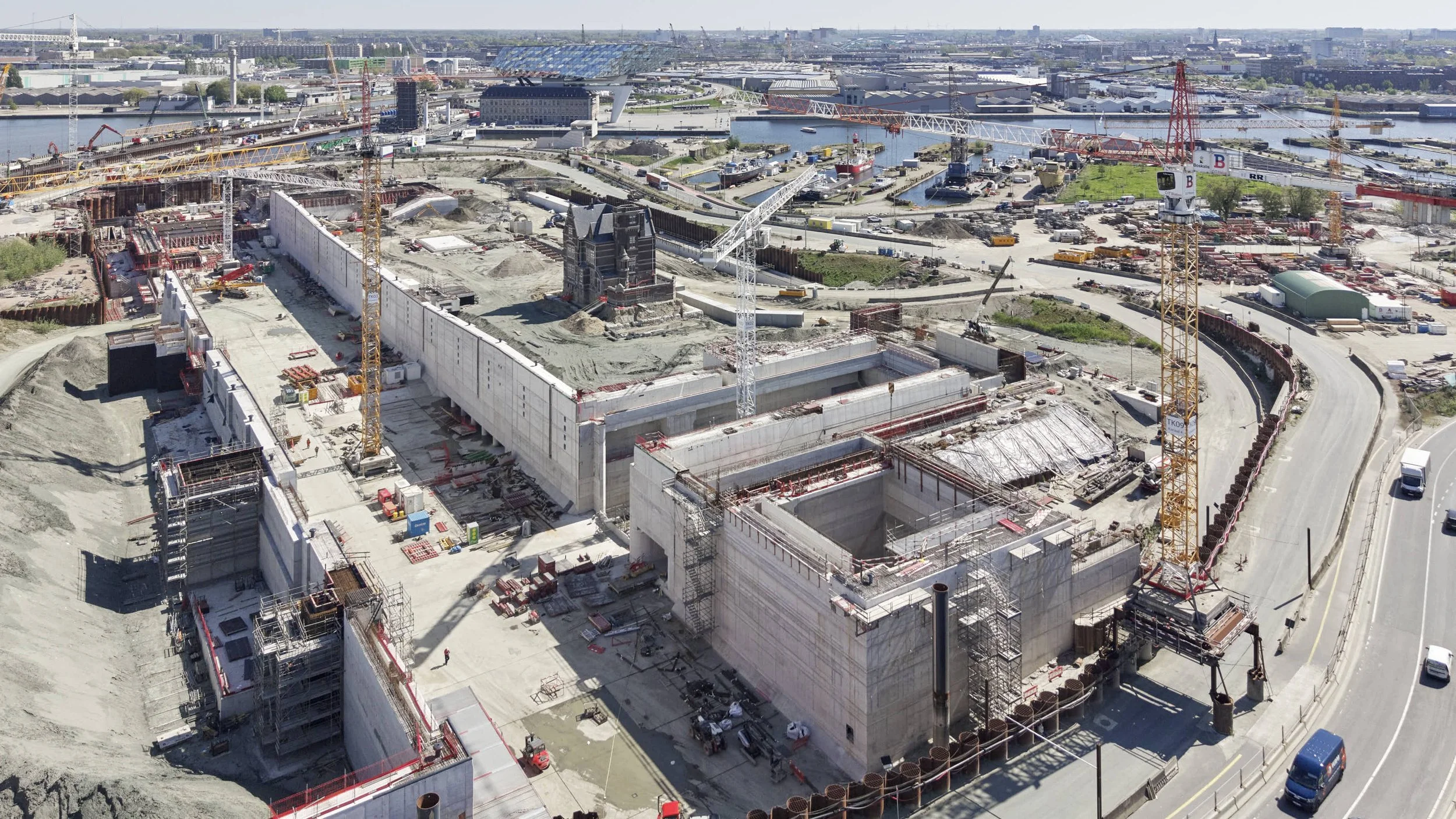 Werf Royerssluis Antwerpen, opdracht voor Peri