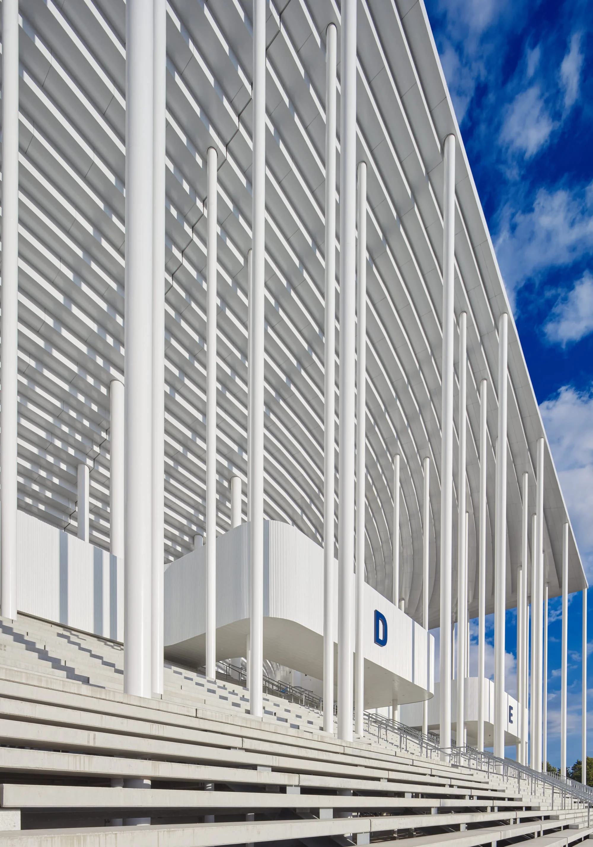 Mahmut Atlantique Bordeaux, Herzog & de Meuron tekende een bos van palen
