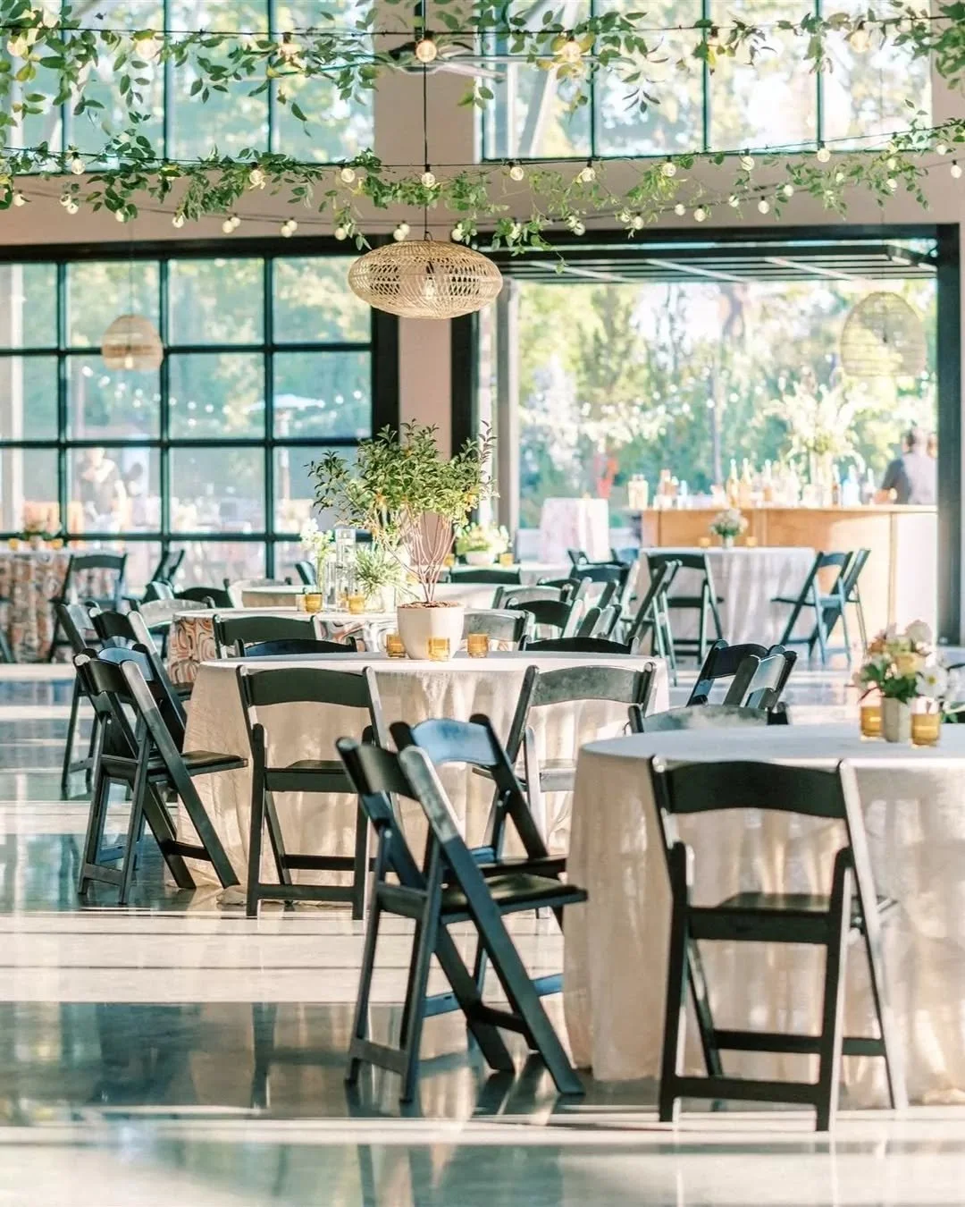 Our Beige Slub textured linen was the perfect fit for this reception at the Harper Event Center.
Planner/Design - @carriedayton
Venue - @theomahazoo
Catering - @abrahamcatering
Floral/Candles - @bouquetomaha
Lighting - @402events
Linens - @tracydieh