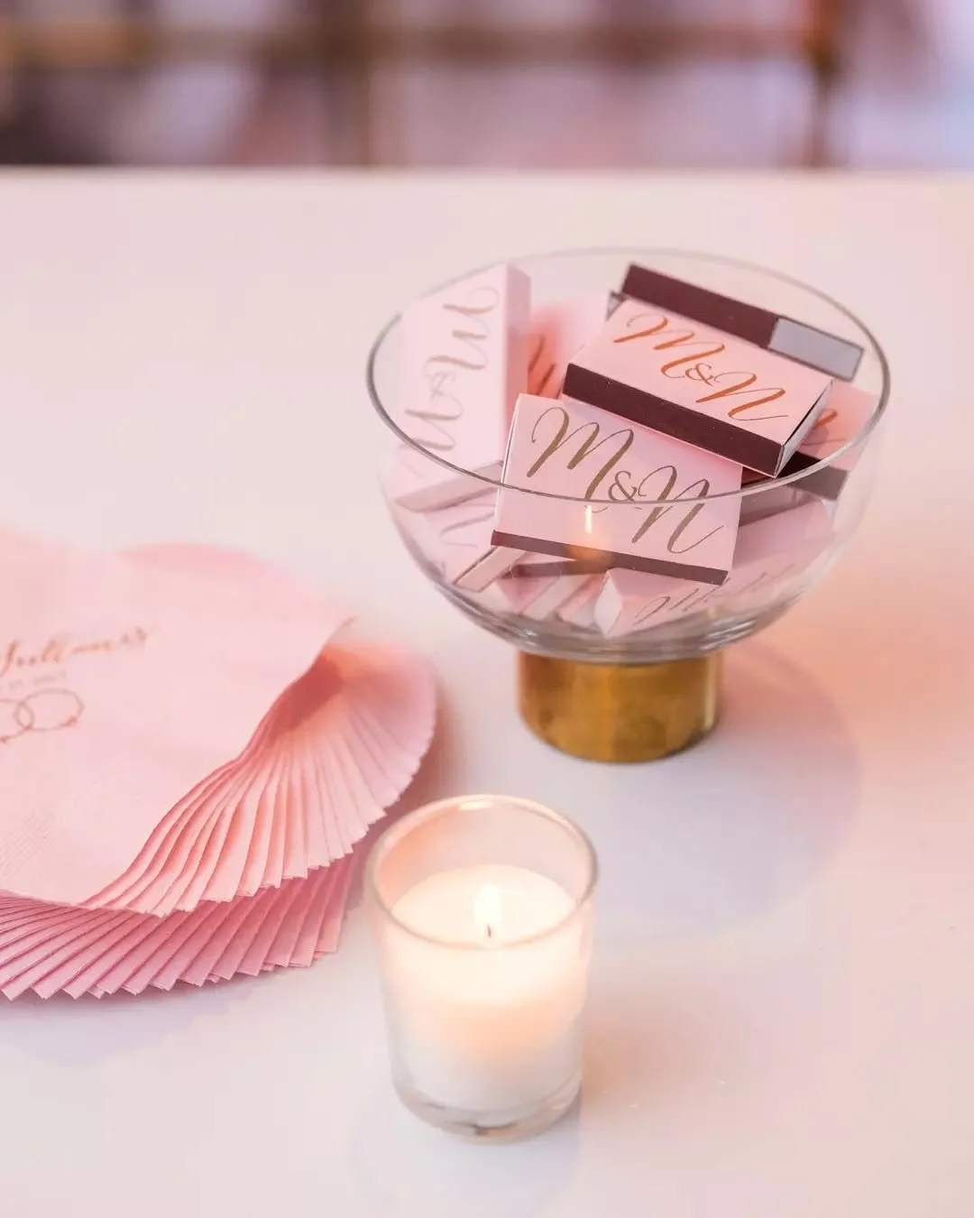 Love this bowl of custom matches on every bar! A nod to years past, Nicole and Mark had several of these little "nods" in their wedding. And they were wonderful!
Planning and Design @carriedayton
Décor Rentals @tracydiehlevents
Phot