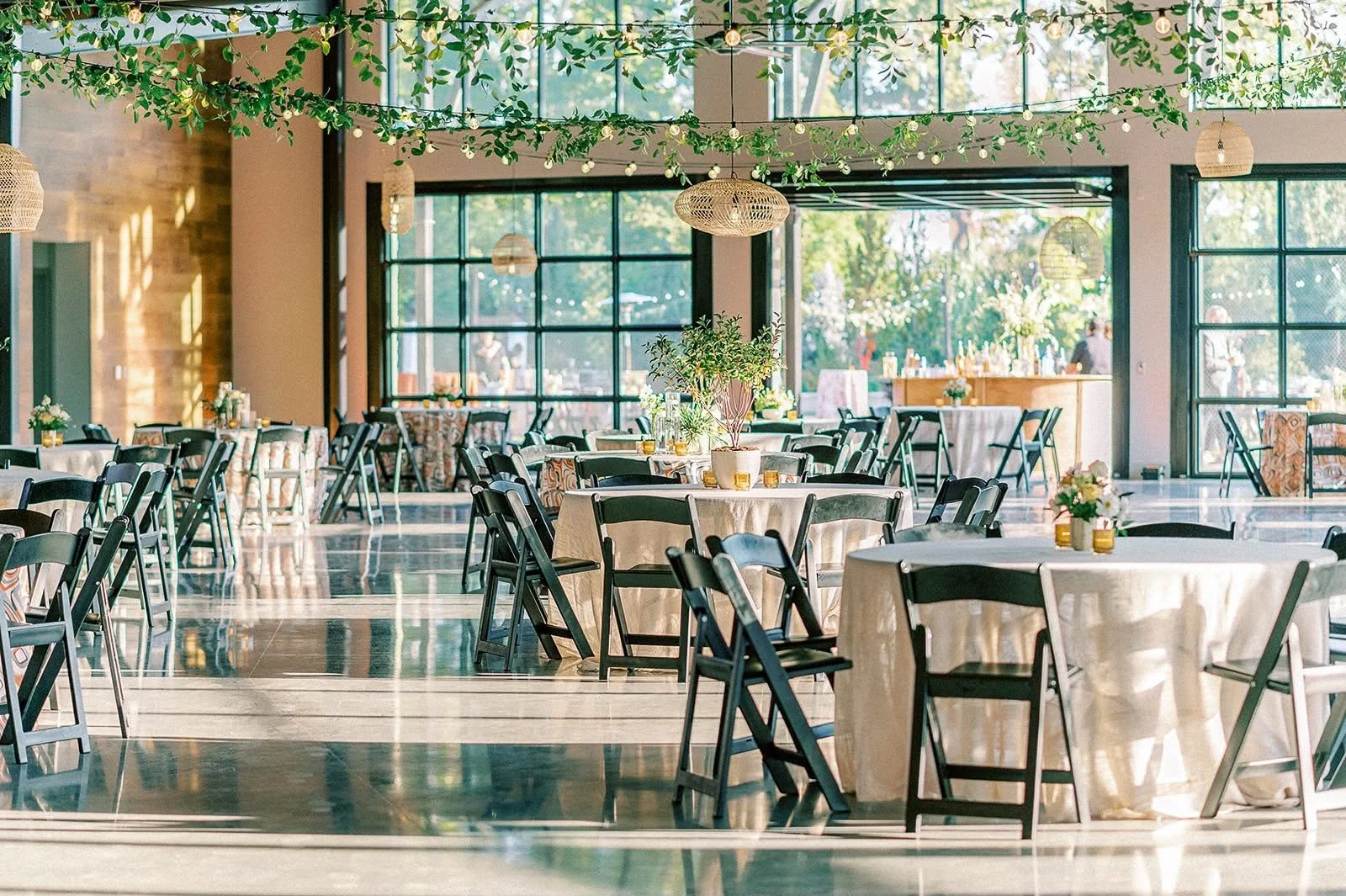 Wedding Chair Rentals: How to Choose the Right Seating for Your Big Day