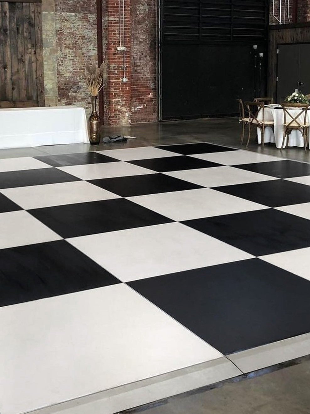 Black+and+white+checked+dancefloor.jpg
