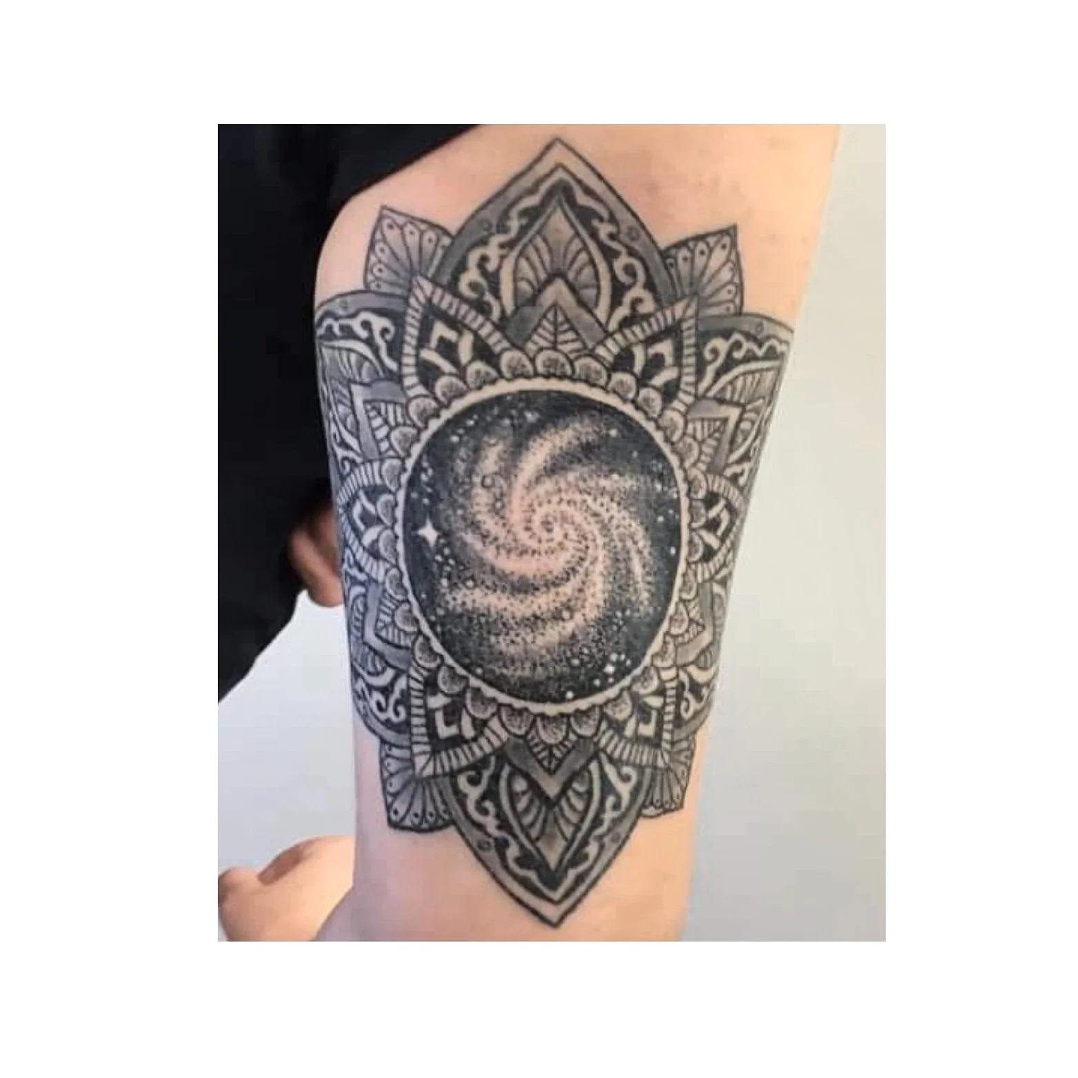 By Allie, to book with her visit https://venue.ink/@allie.emery_tattoos. #bodyanthology #northolmsted #clevelandtattoos #femaletattooartist #tattoo #tattooist #ohiotattoo #tattoos #tattooartist #blackandgraytattoos #femaletattooists #clevelandtattooa