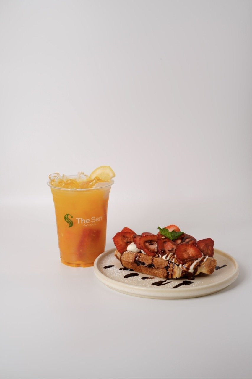 Fruity Sen and Strawberry Croffle