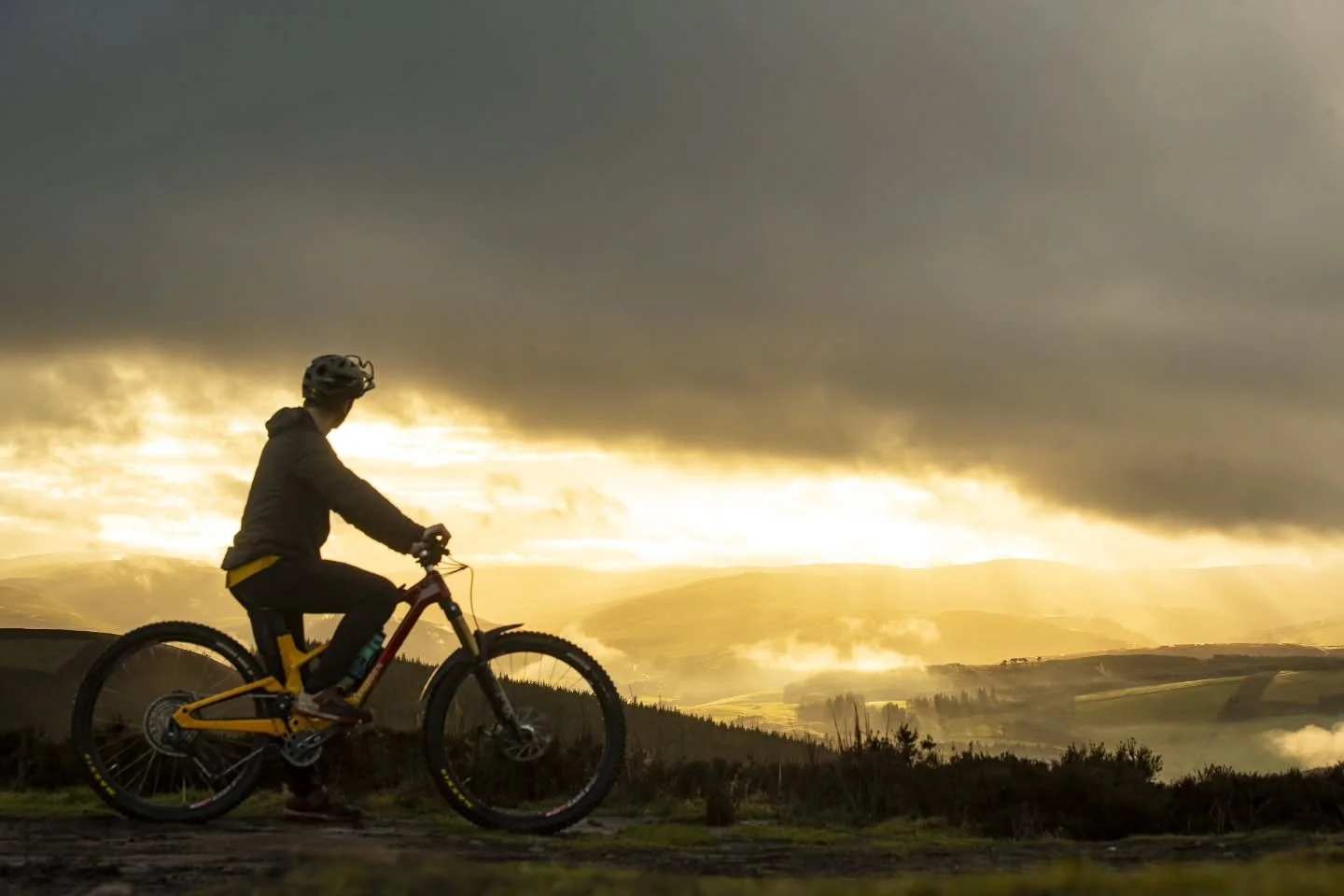 Our first Trans Caledonia Christmas party involved plenty of time scoping out some of the finer points of the Tweed Valley.&nbsp;

From stone cold classics to those trails that gain a little bit of magic when the light is just right, it&rsquo;s obvio