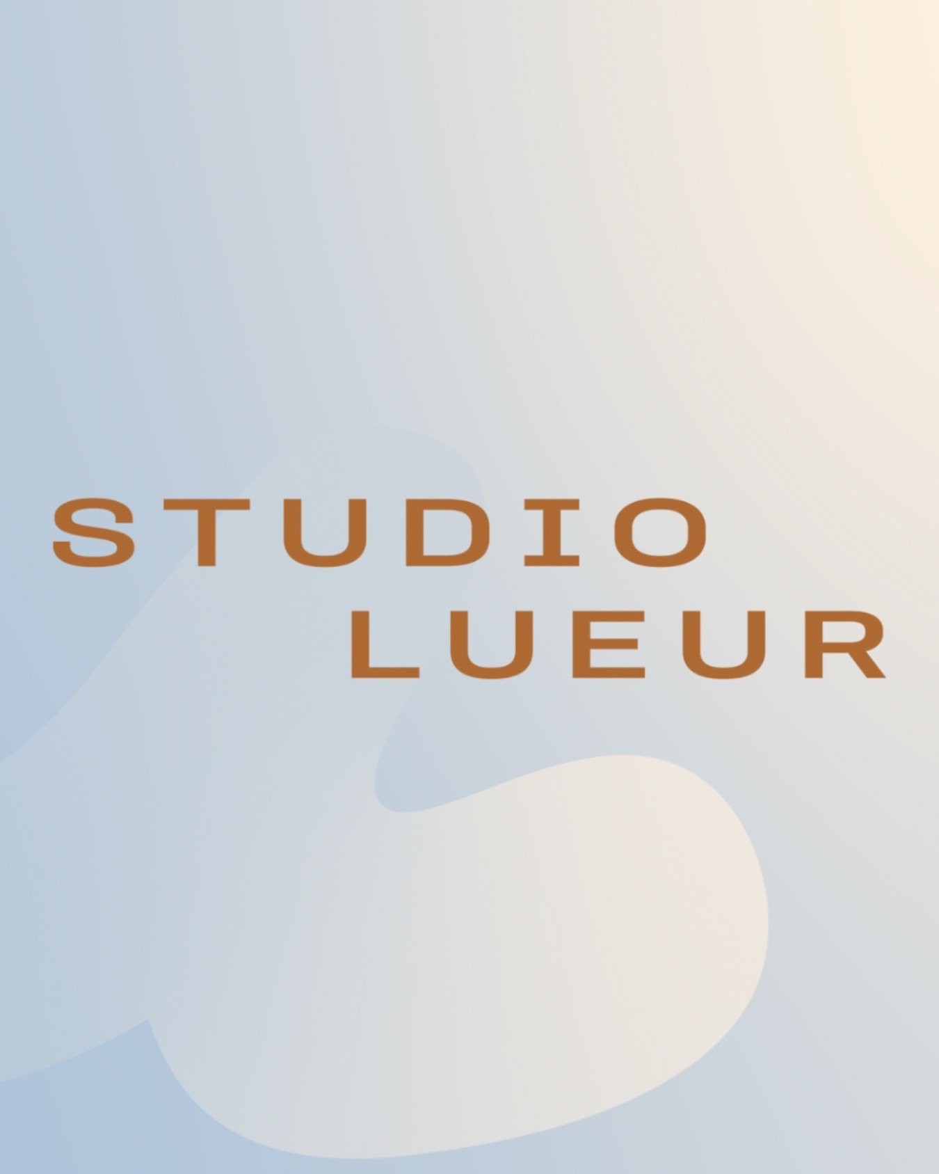 Studio lueur est un espace d&eacute;di&eacute; aux soins de massage capillaires ainsi qu&rsquo;&agrave; la formation des professionnels de la beaut&eacute;. ✨